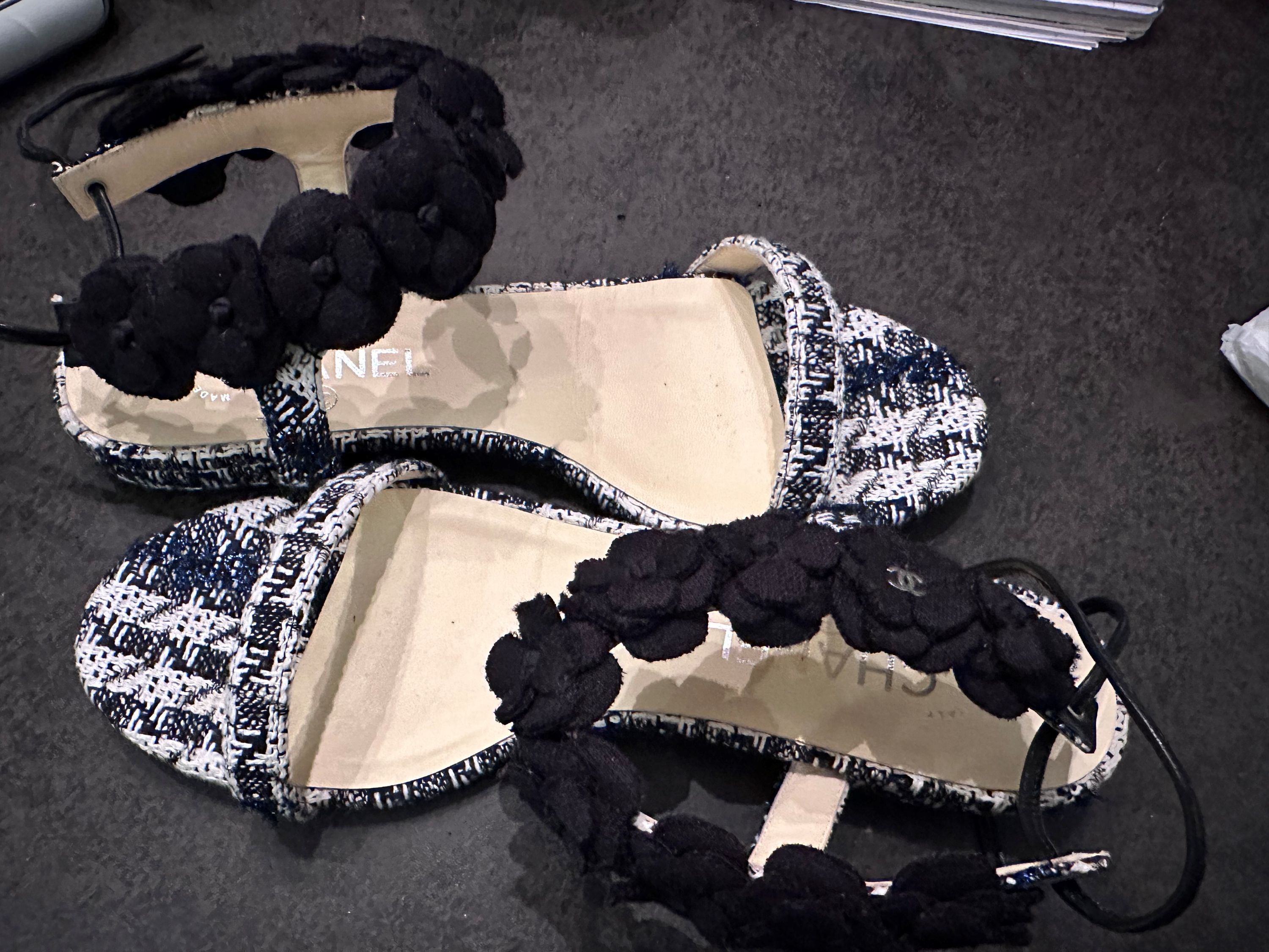 Preowned Chanel Black and White Tweed Camellia Embellished Sandals Size 385 Multi blue and black electric blue cloth