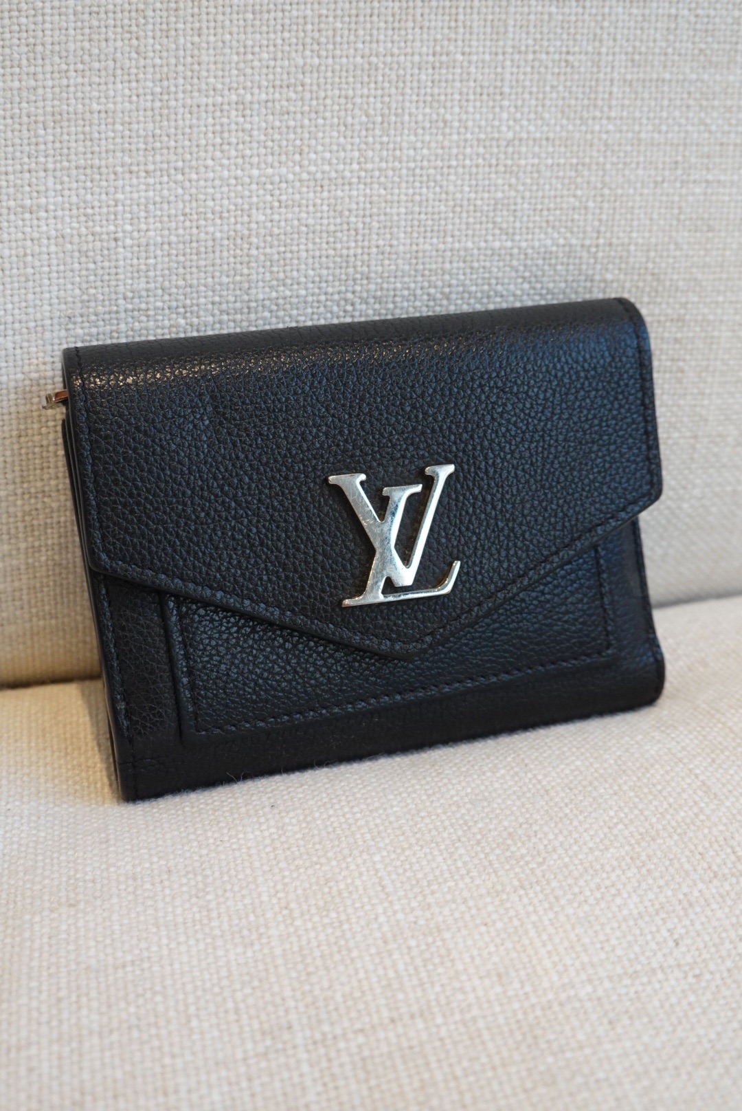 Preowned Saint Laurent Mylockme Compact Wallet Black grained cowhide leather