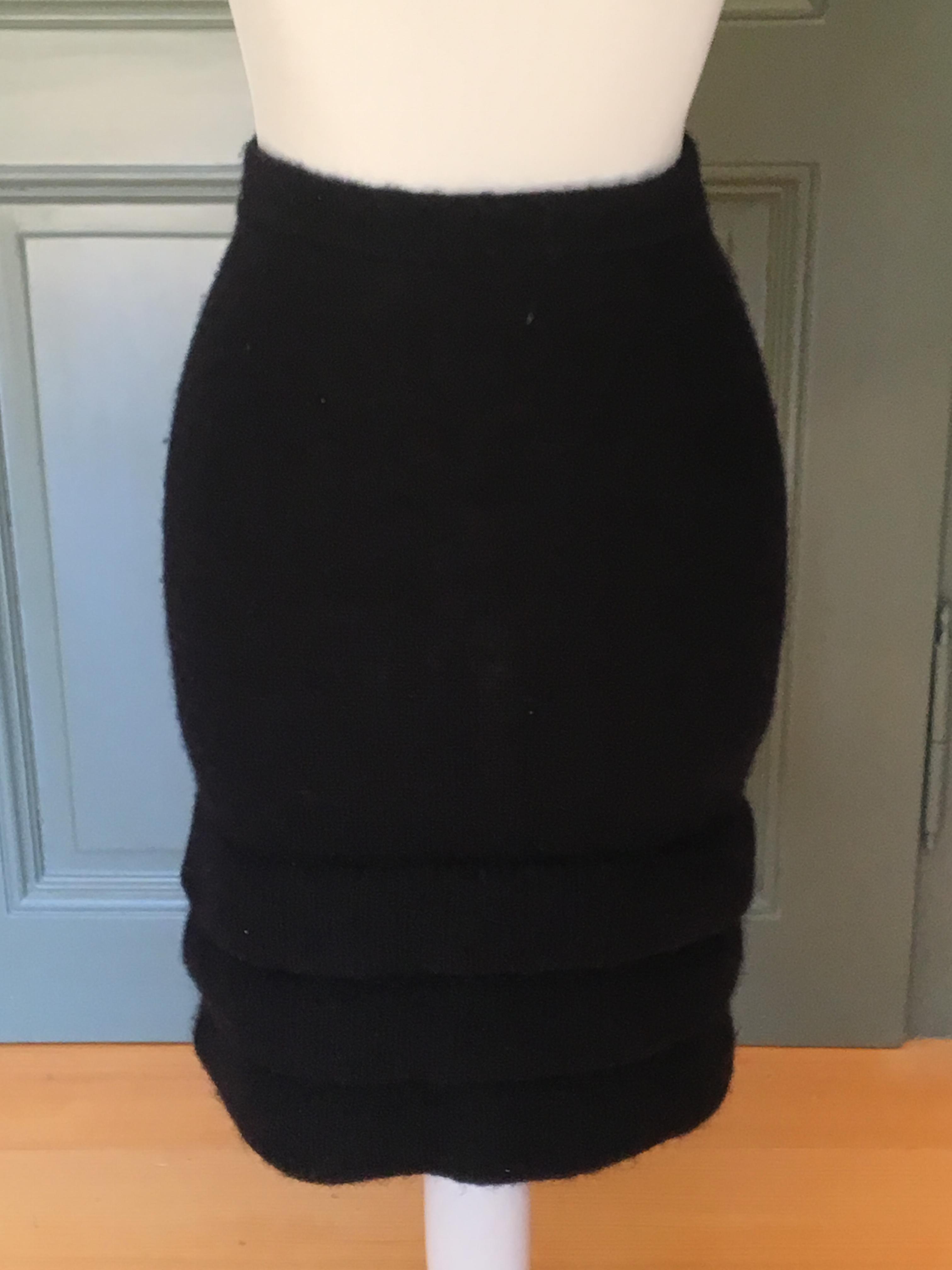 Preowned Chanel Black Stretch Knit Fitted Skirt Size XS wool