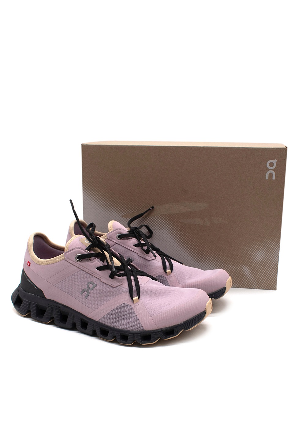 On Running Cloud X 3 AD Trainers Size 42 Pink fabric