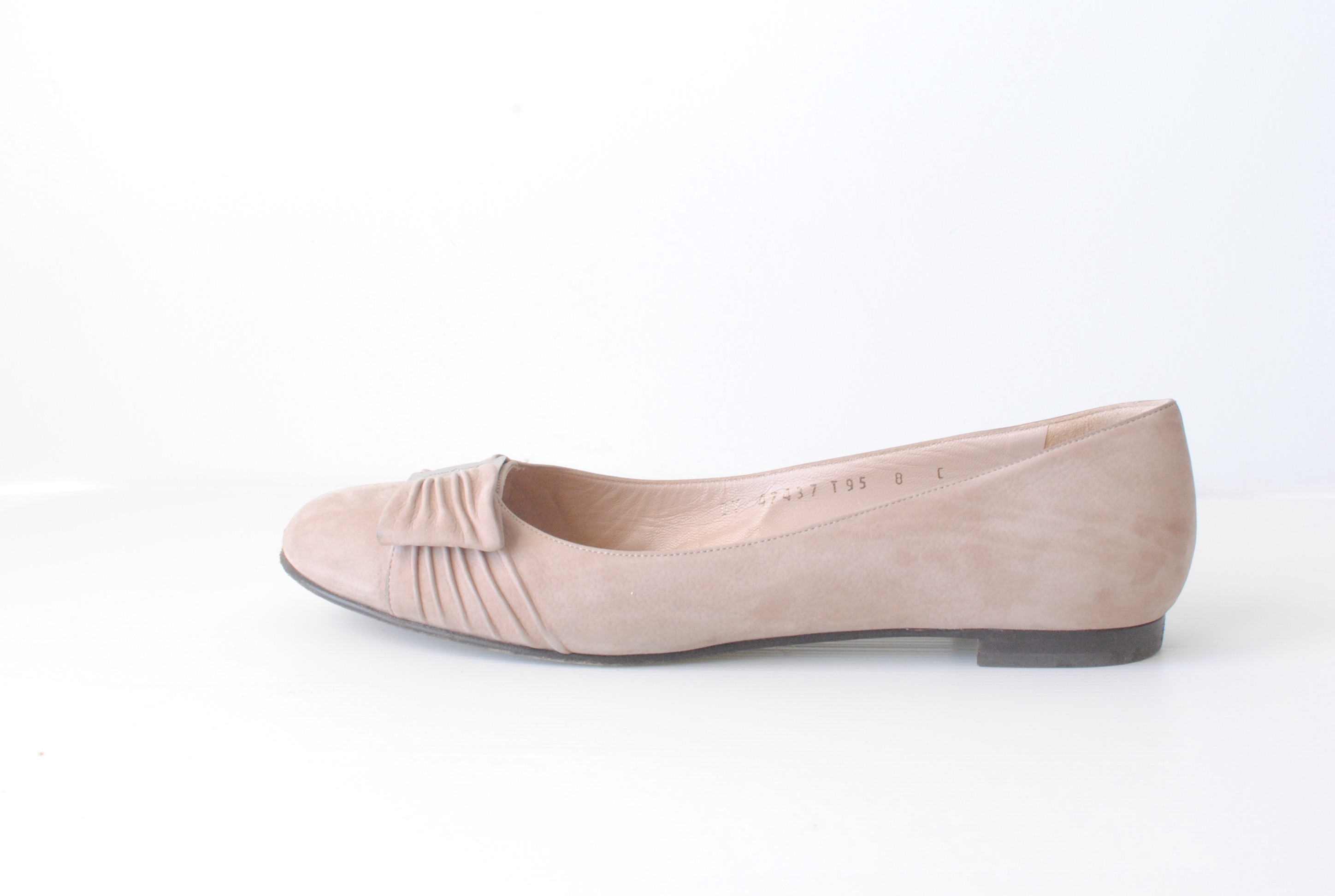 Preowned Salvatore Ferragamo Nude Suede Vara Bow Ballerinas Size 39