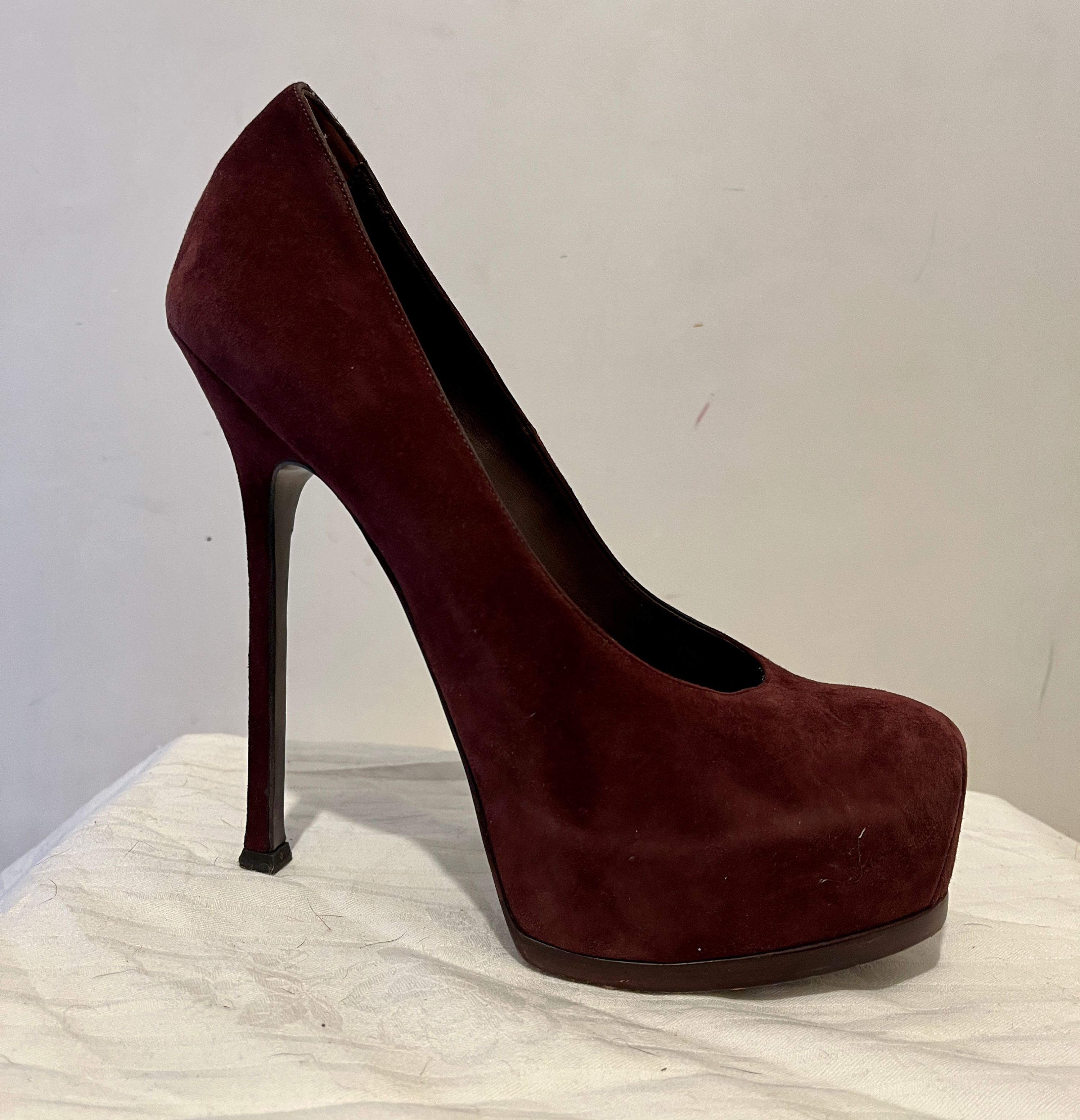 Preowned Saint Laurent Burgundy Suede Tribtoo Pumps Size 41