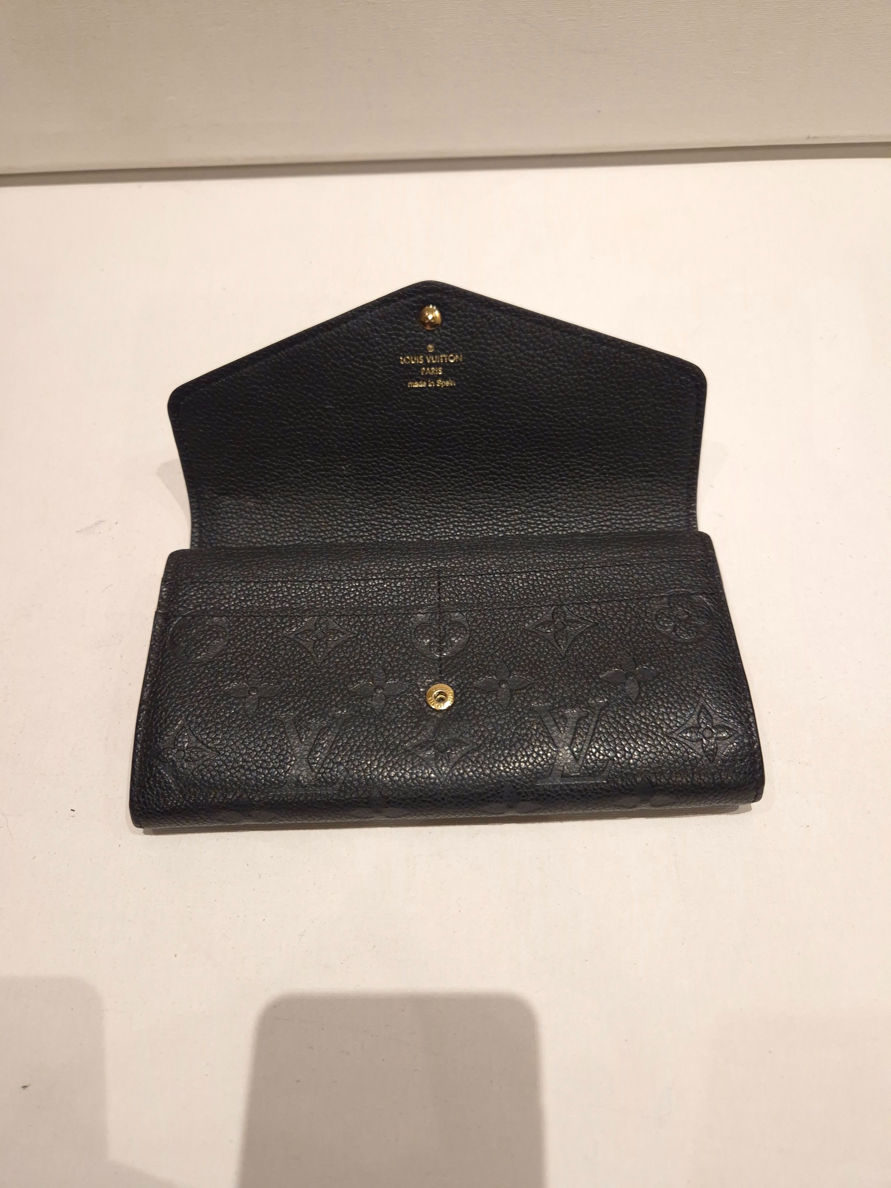 Preowned Louis Vuitton Black Monogram Sarah Wallet leather