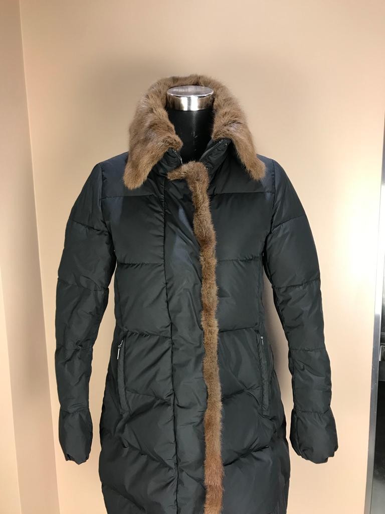 Preowned Moncler Clematite Fur Trimmed Down Coat Size XS Black