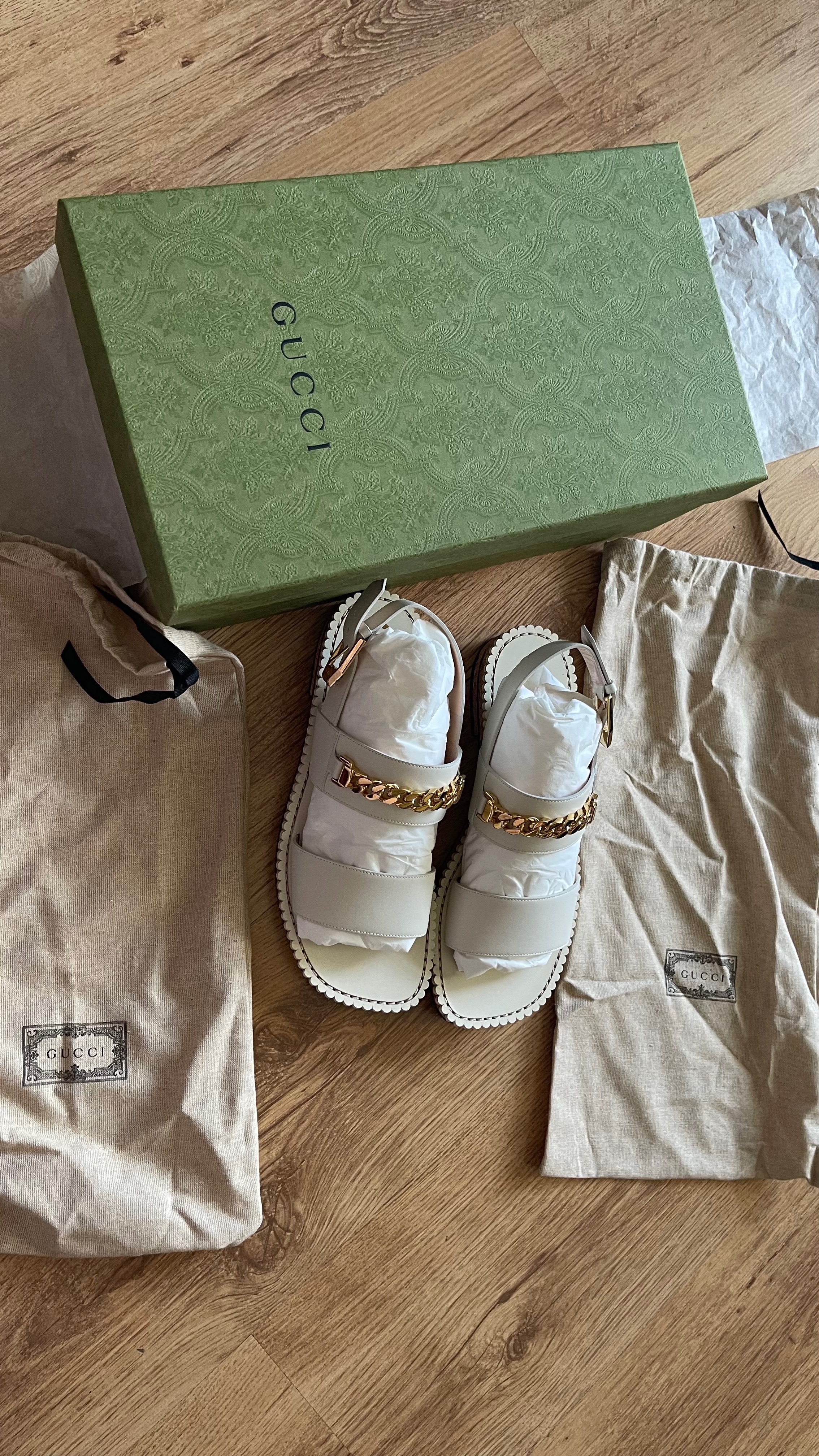 Gucci Cream leather chain embellished sandals Size 39 White