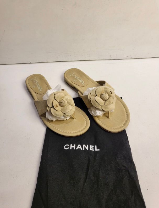 Preowned Chanel Beige Suede Camellia Sandals Size 38 cloth