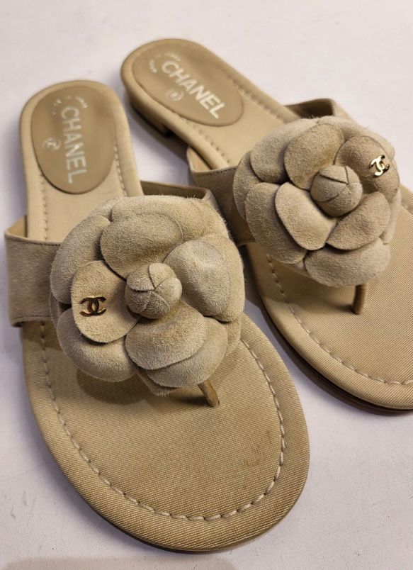 Preowned Chanel Beige Suede Camellia Sandals Size 38 cloth