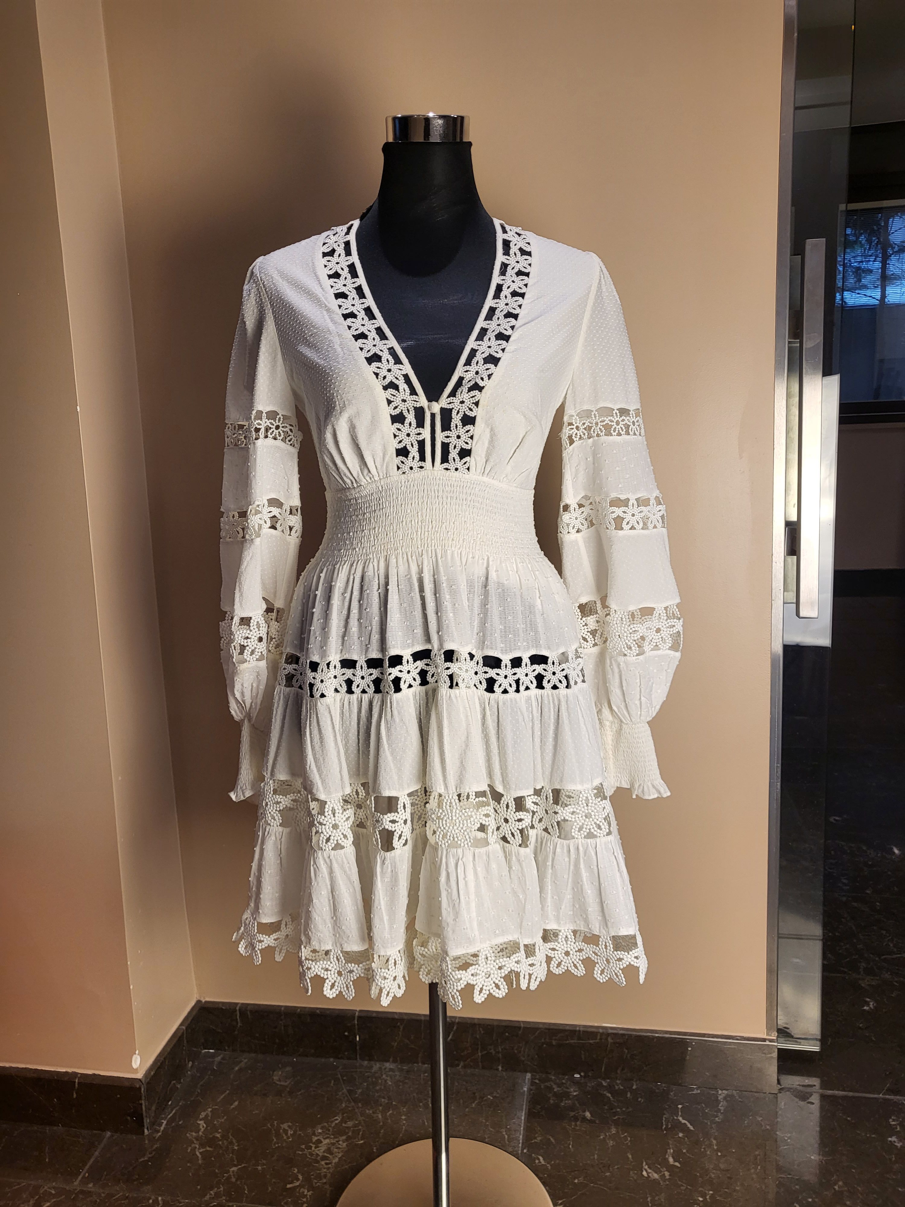 Preowned Zimmermann Primrose Daisy Embroidered Long-Sleeve Mini Dress Size S White cotton