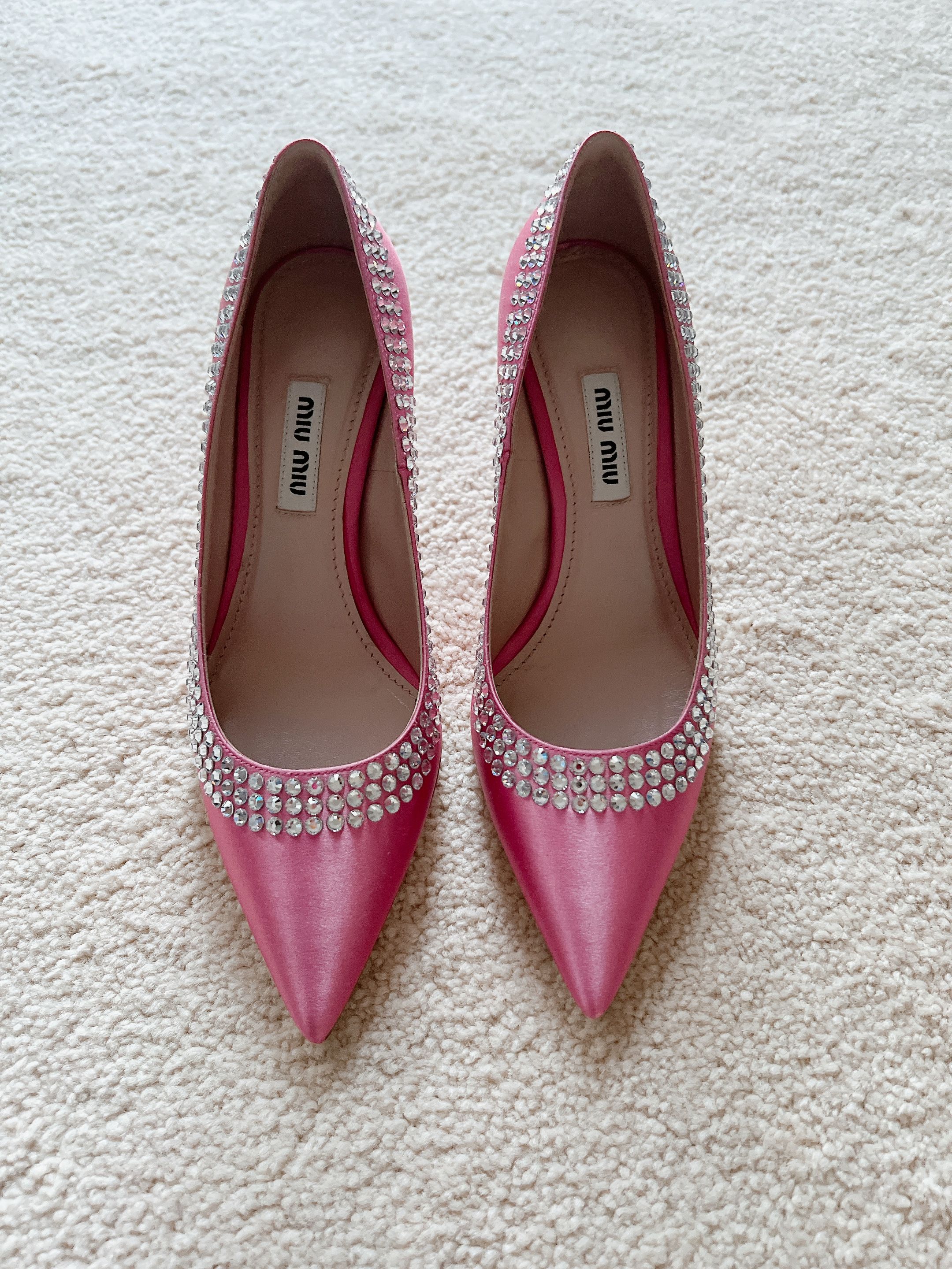 Preowned Miu Miu Pink Crystal Embellished Satin Pumps Size 35 leather/satin