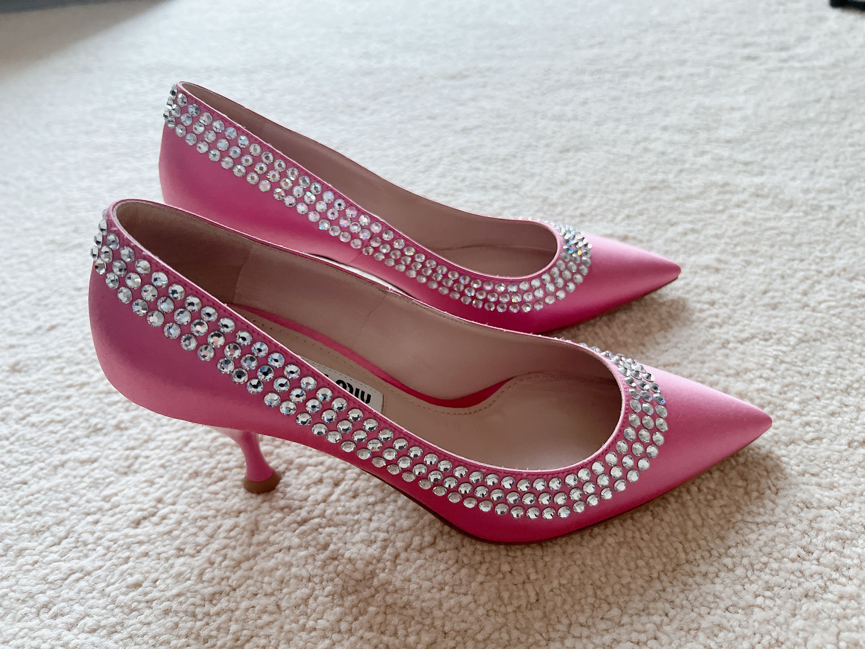 Preowned Miu Miu Pink Crystal Embellished Satin Pumps Size 35 leather/satin