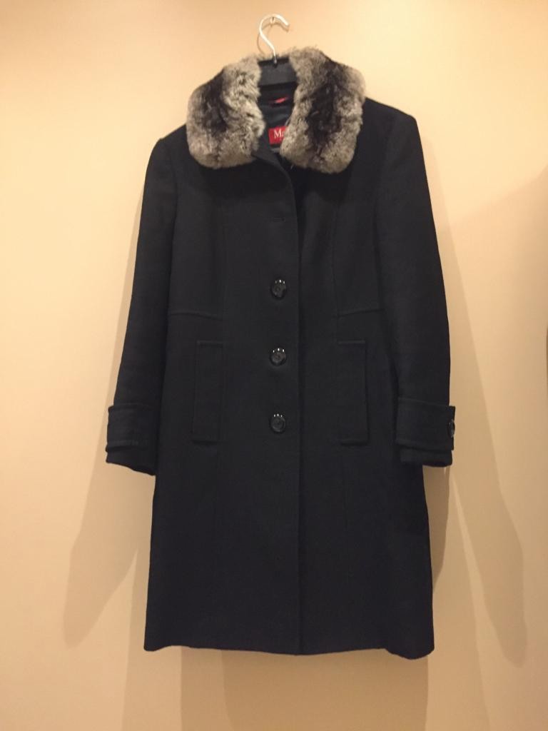 Preowned Max Mara Black Wool Coat with Chinchilla Fur Collar