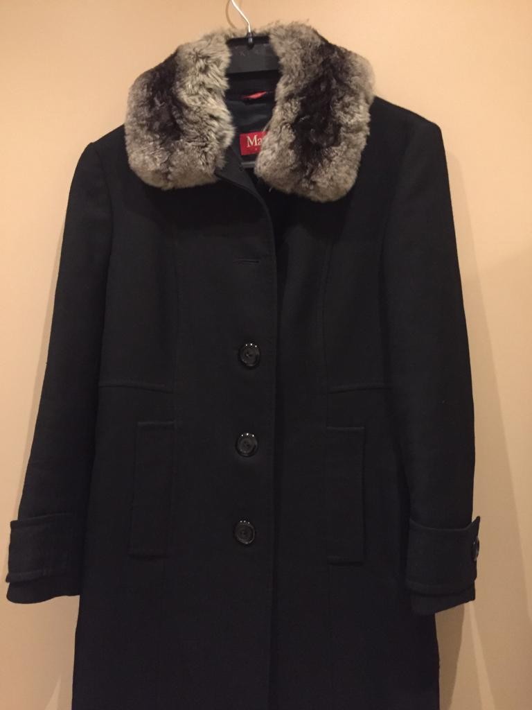 Preowned Max Mara Black Wool Coat with Chinchilla Fur Collar