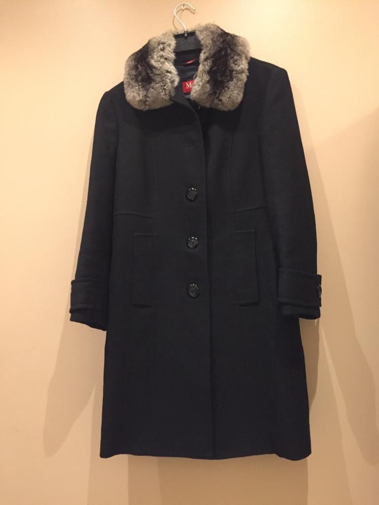 Preowned Max Mara Black Wool Coat with Chinchilla Fur Collar