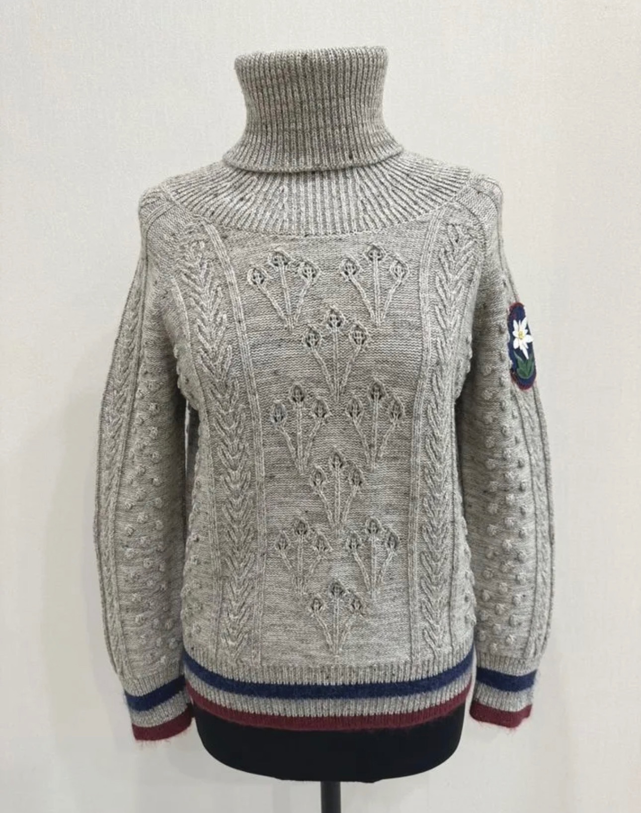 Preowned Chanel Grey Cable Knit Turtleneck Jumper with Floral Embroidery Detail Size M cashmere/wool