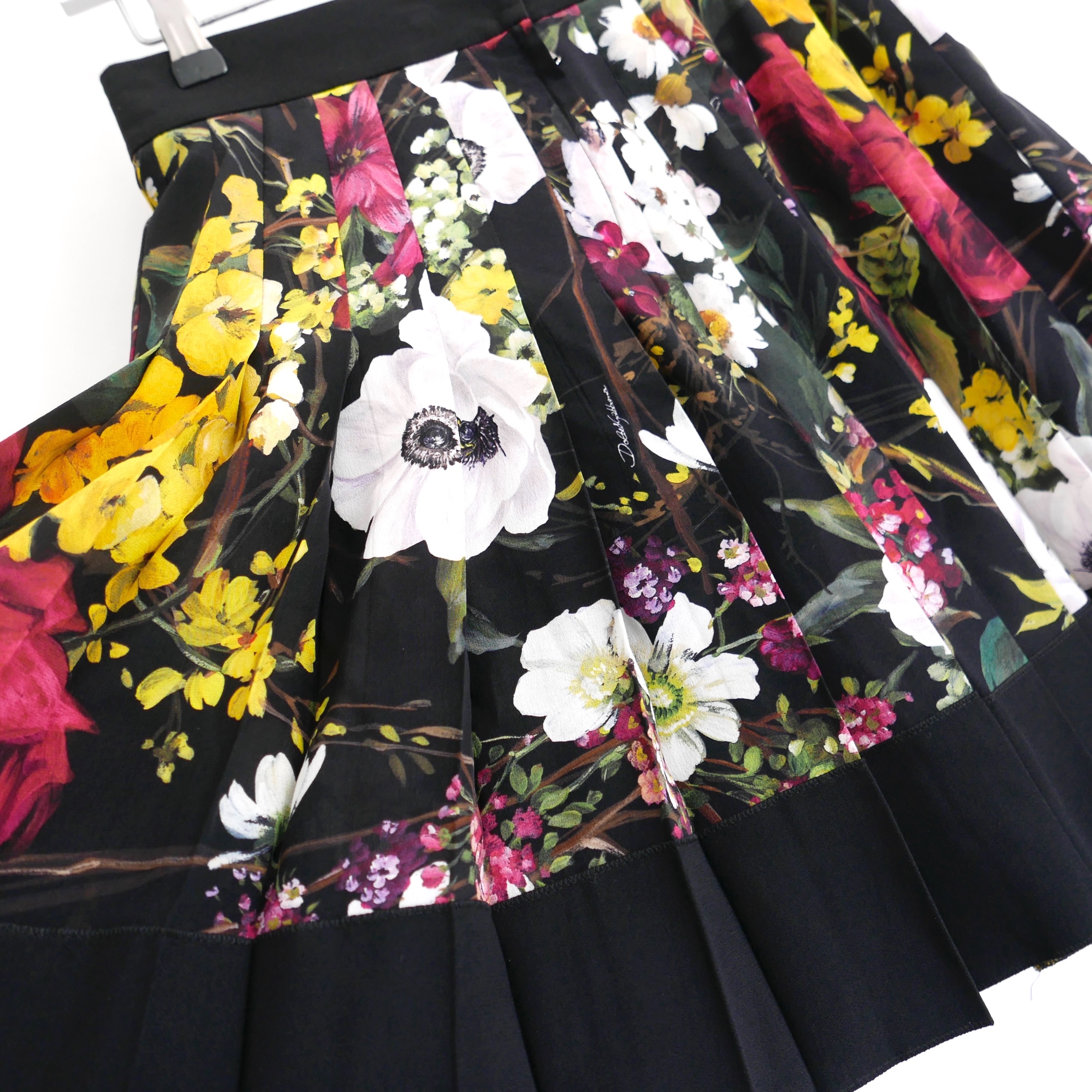 Dolce  Gabbana Floral Pleated Mini Skirt Size S Multi silk mix