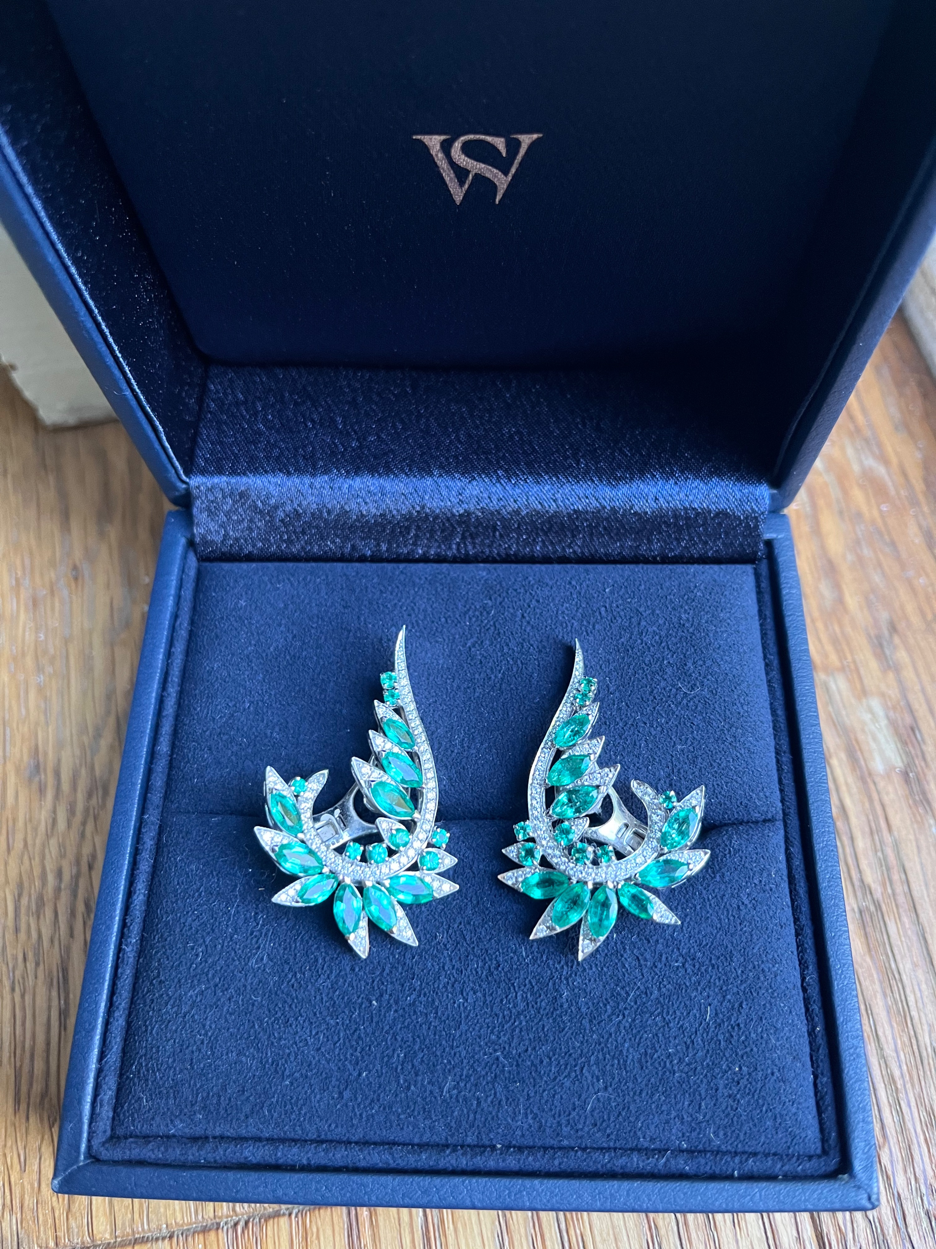 Stephen Webster Emerald and Diamond Plumage Earrings Size M green white gold/diamonds/emeralds