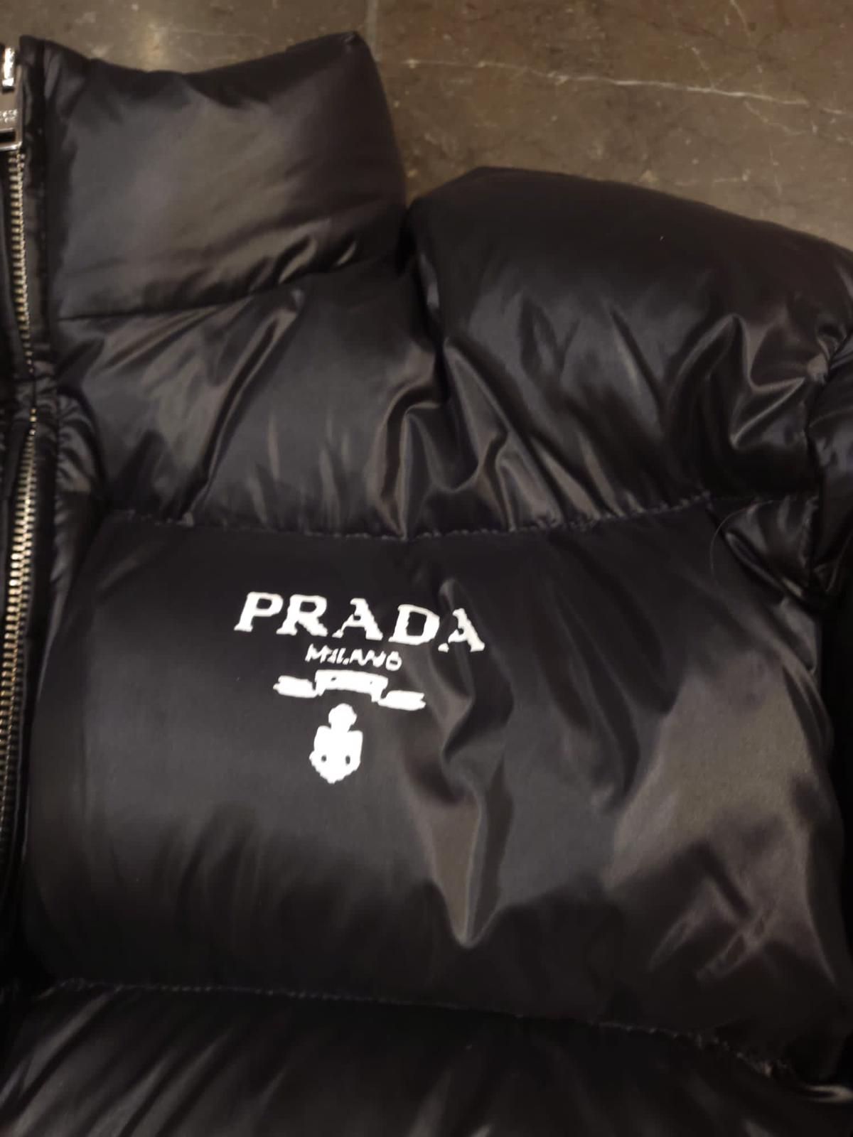 Preowned Prada Black Re-Nylon Puffer Coat Size S polyester