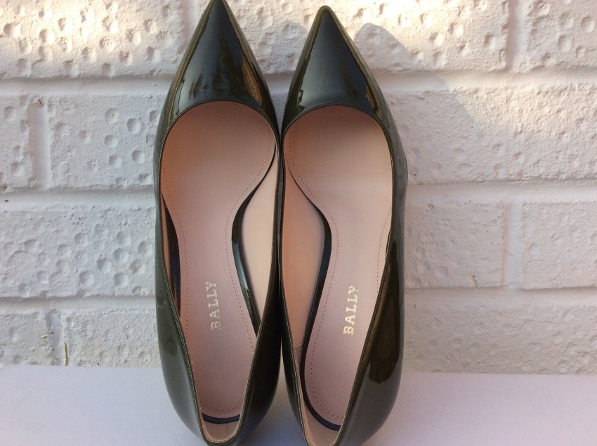 Bally Khaki Mid Heel Patent Pumps Size 36 Green leather