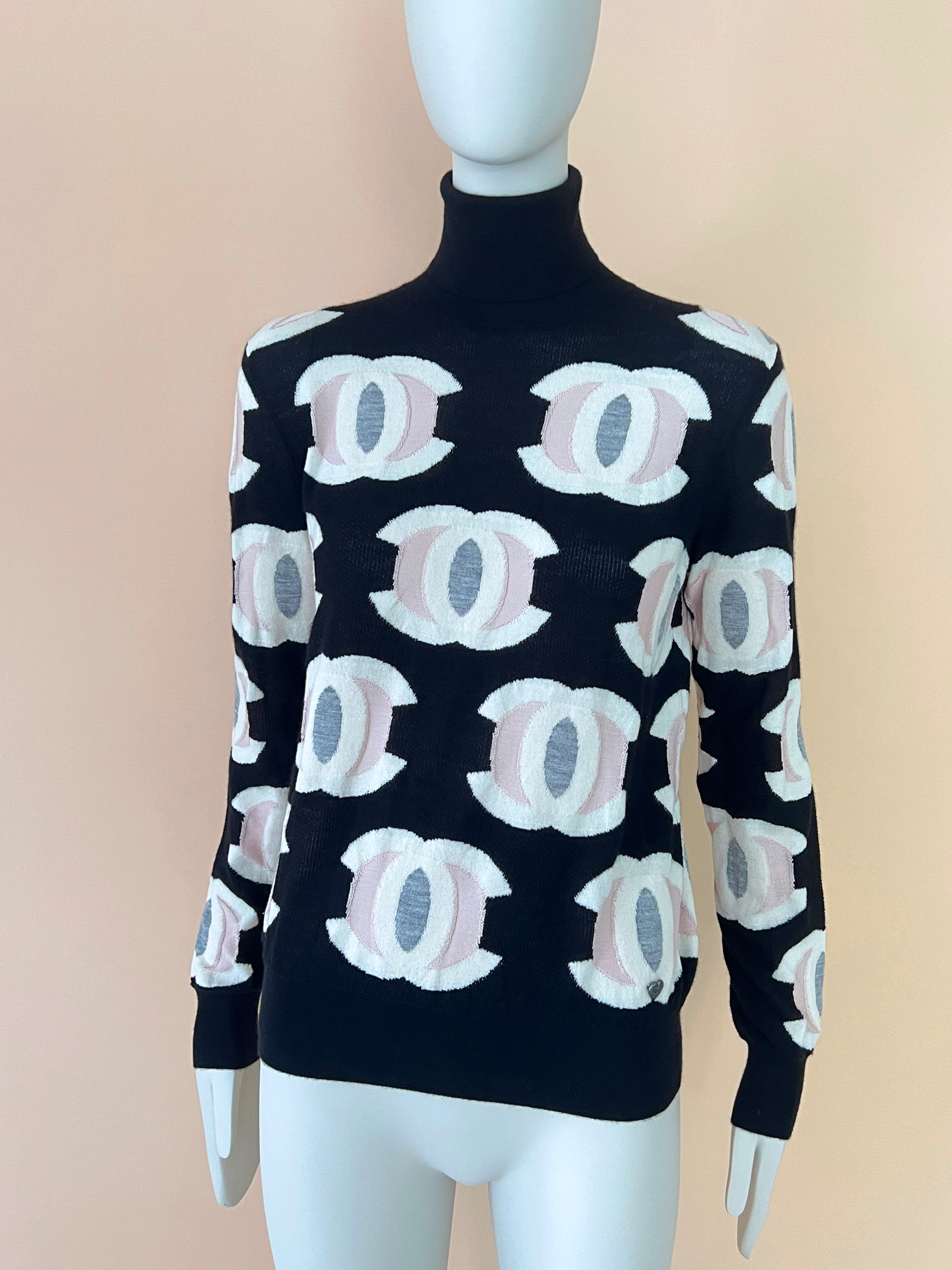 Preowned Chanel Black CC Logo Cashmere Turtleneck Size XS multicolor