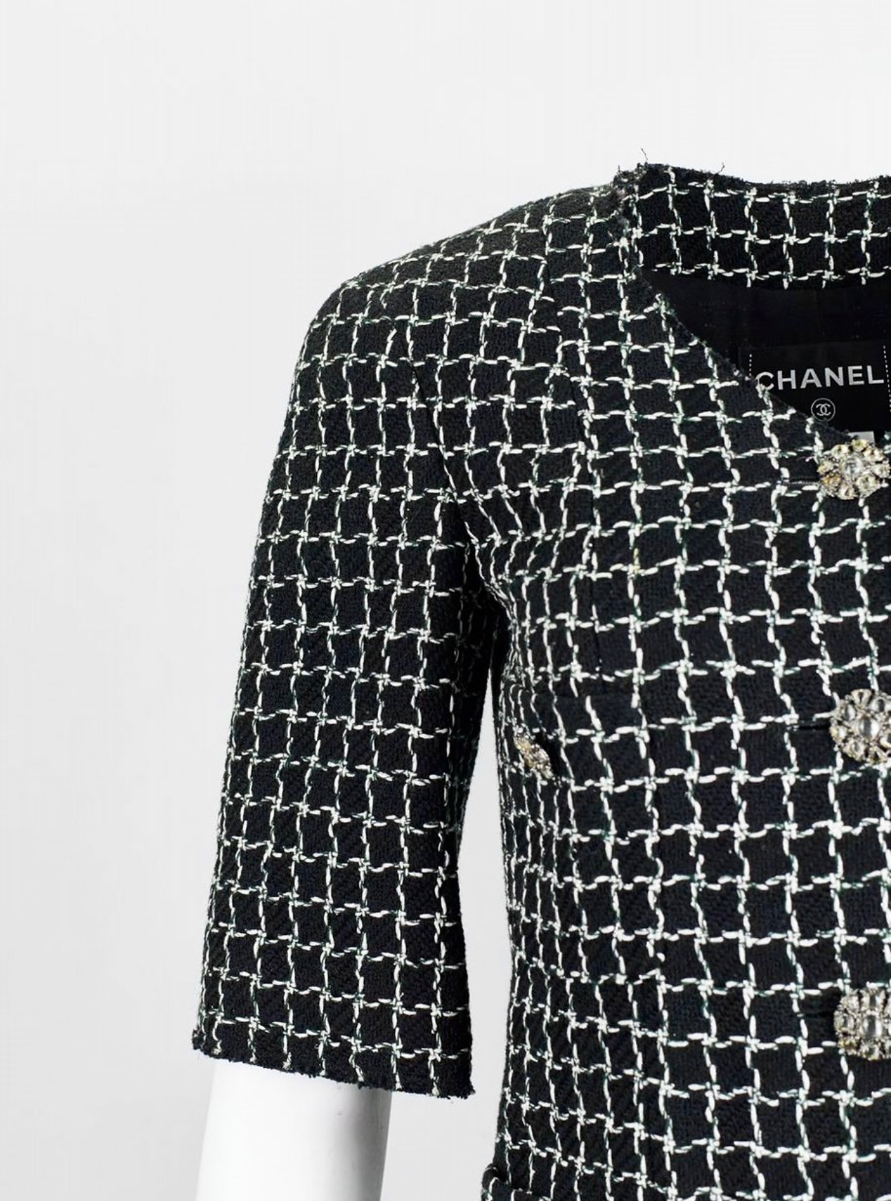 Preowned Chanel Black and White Tweed Jacket with Gripoix Buttons Size S