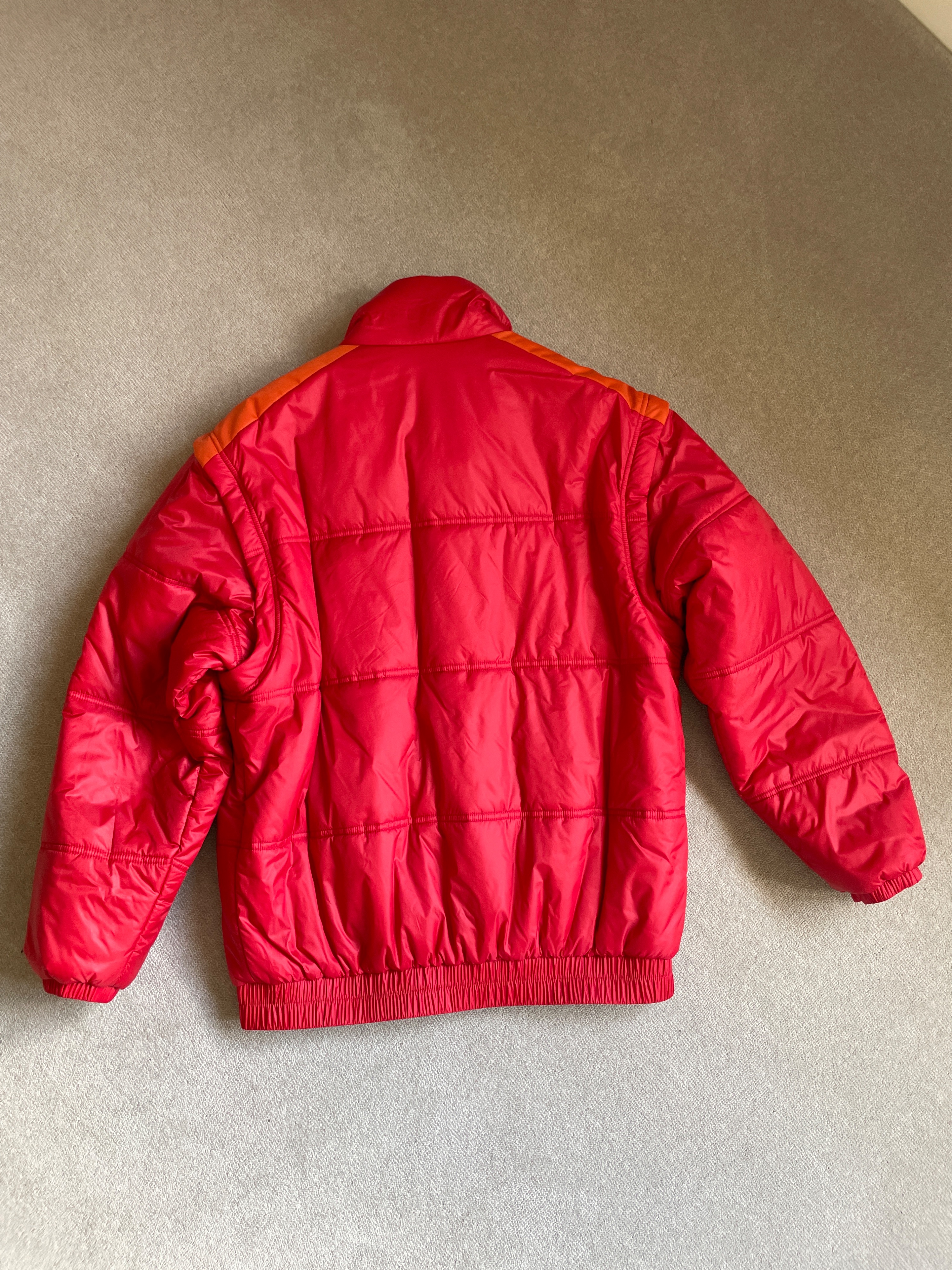 Men's Preowned Gucci Red Worldwide Logo Detachable Sleeve Puffer Jacket Size XL Red green polyamide