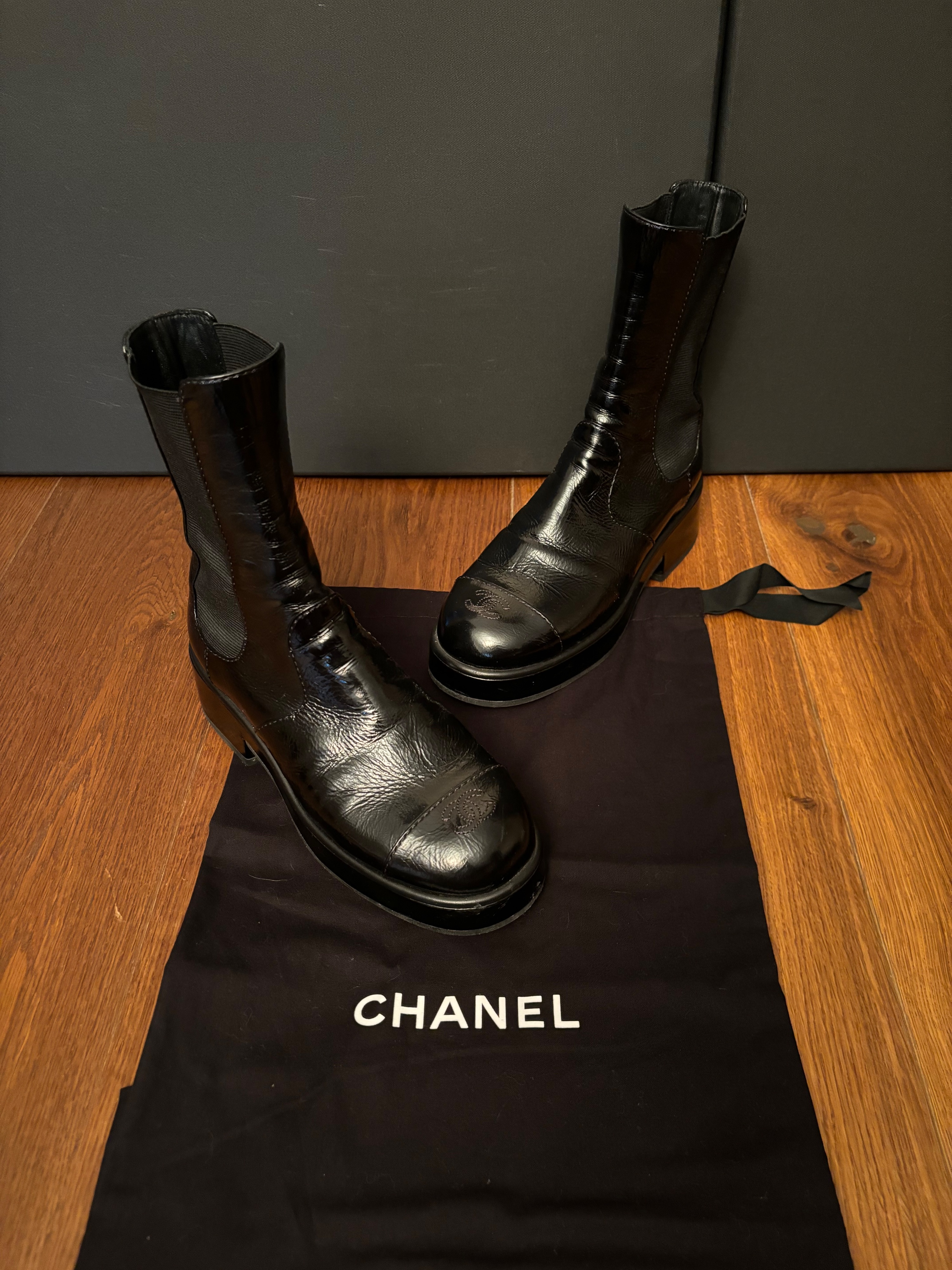 Preowned Chanel Black Patent Leather Chelsea Boots Size 37