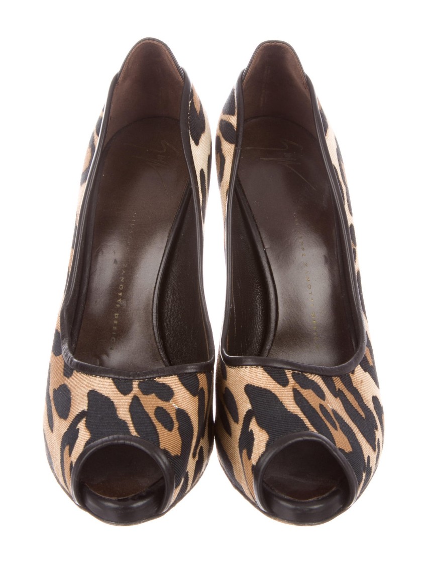 Preowned Giuseppe Zanotti Leopard Print Pumps Size 375 Animal Print leather