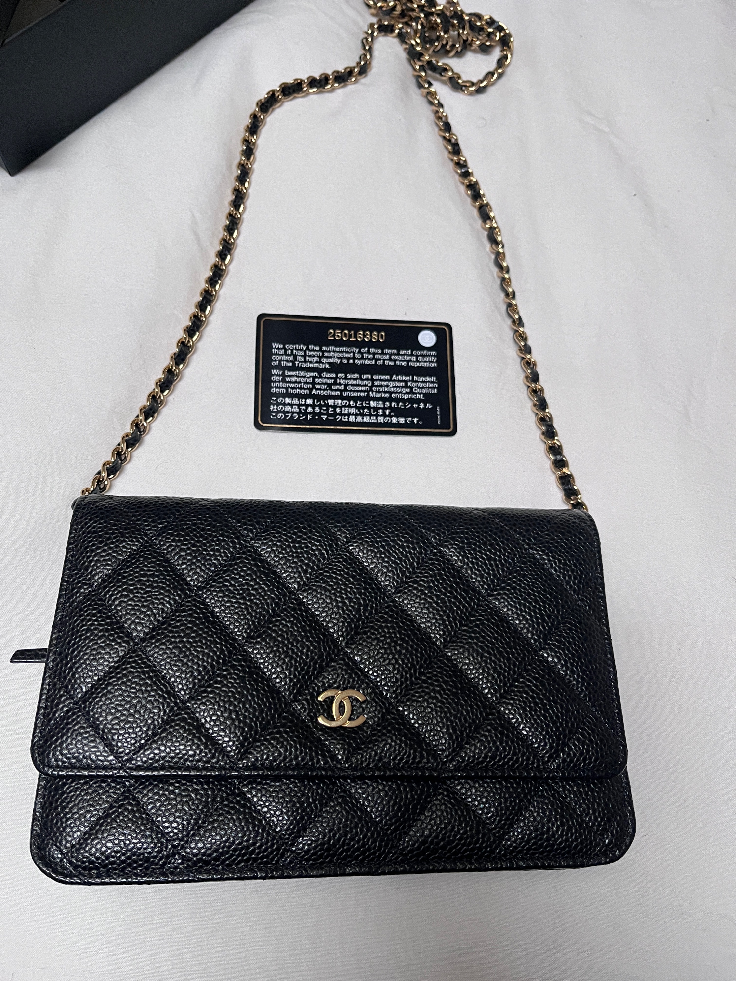 Preowned Chanel Black Caviar Leather Wallet on Chain with Gold Hardware Size S Black gold caviar leather/gold hardware