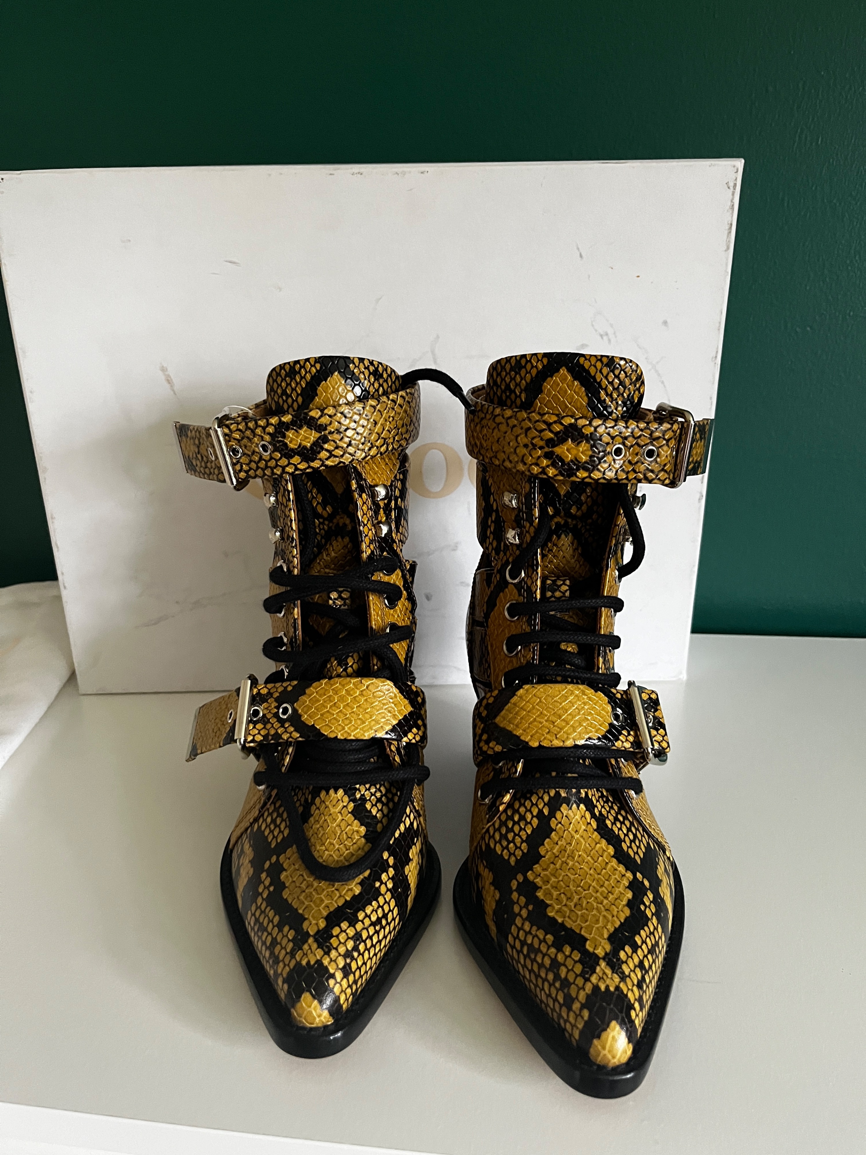 Chloe Yellow Snake Effect Rylee Ankle Boots Size 35 leather