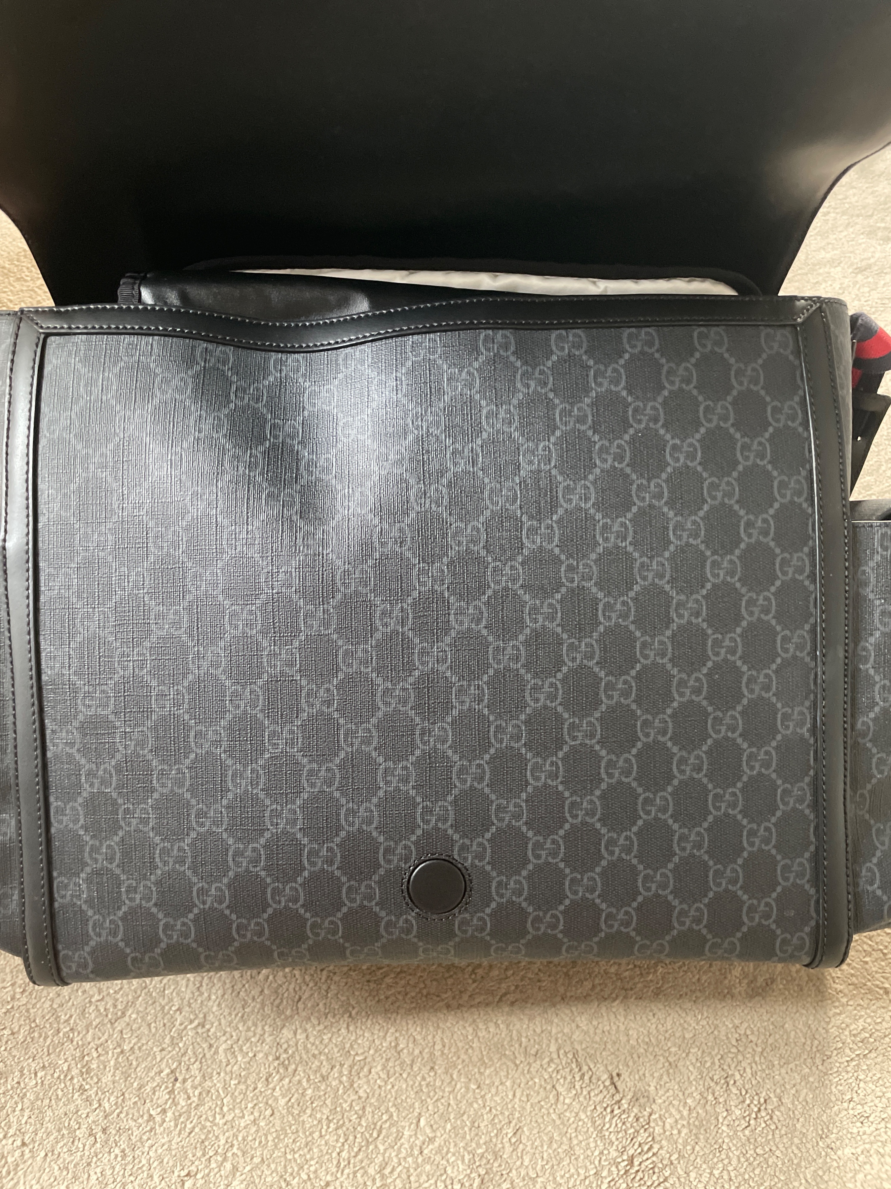 Preowned Gucci Black GG Monogram Canvas Changing Bag black/grey gg supreme canvas/nylon lining