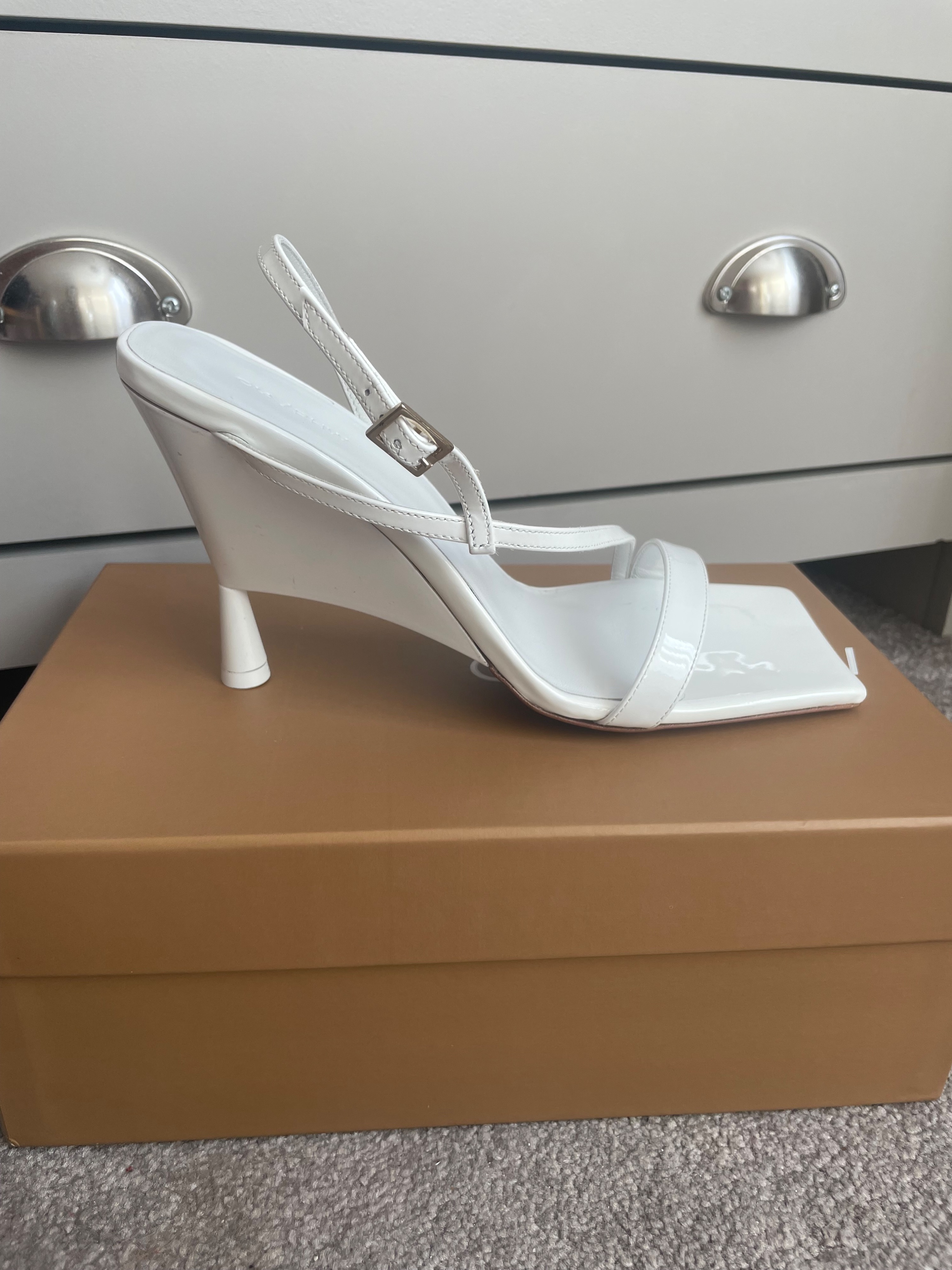 Gia Borghini White Rosie 5 Heels Size 39 patent leather