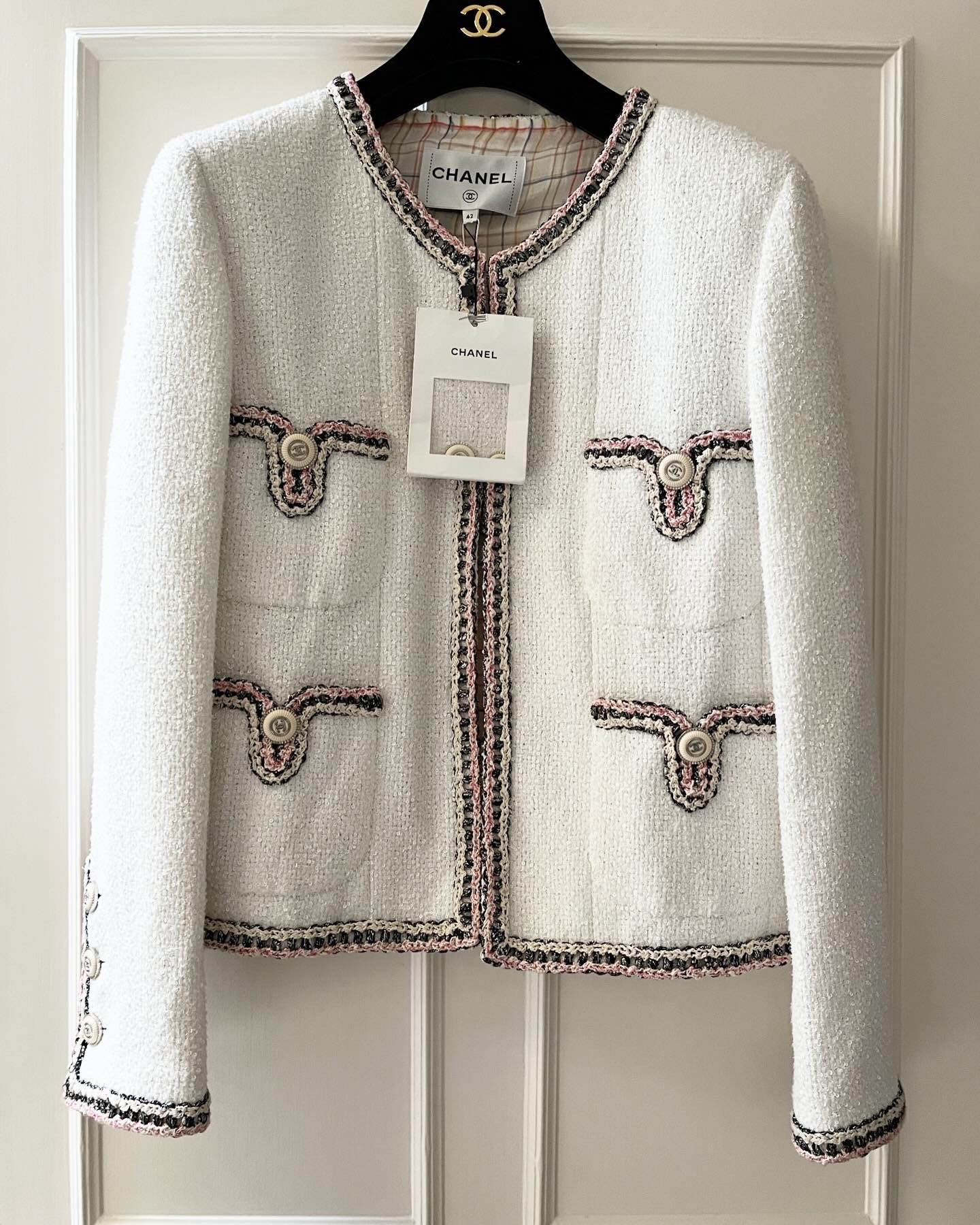 Chanel 20C White Tweed Jacket with Multi Pocket Detail Size L tweed cotton poly mix