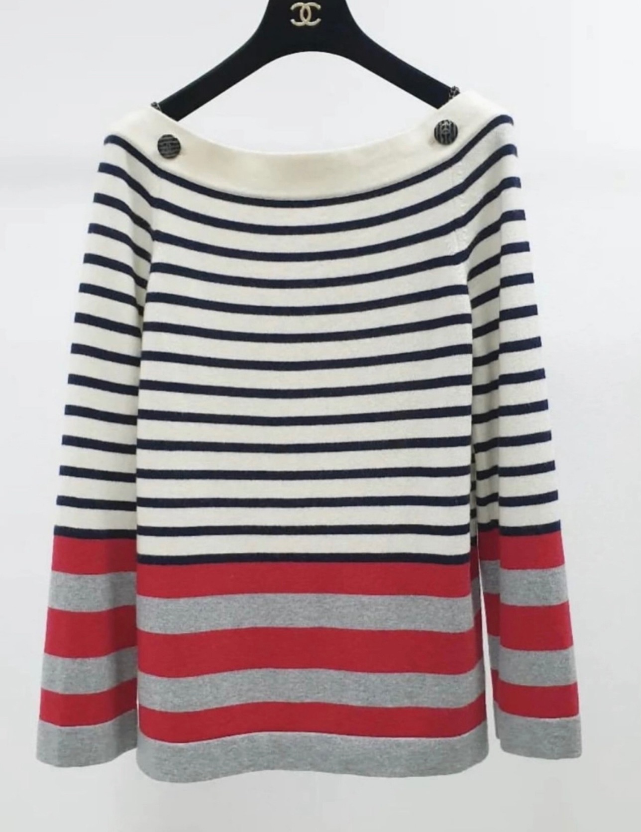 Preowned Chanel Striped Off the Shoulder Jumper Size M ecru cashmere/linen