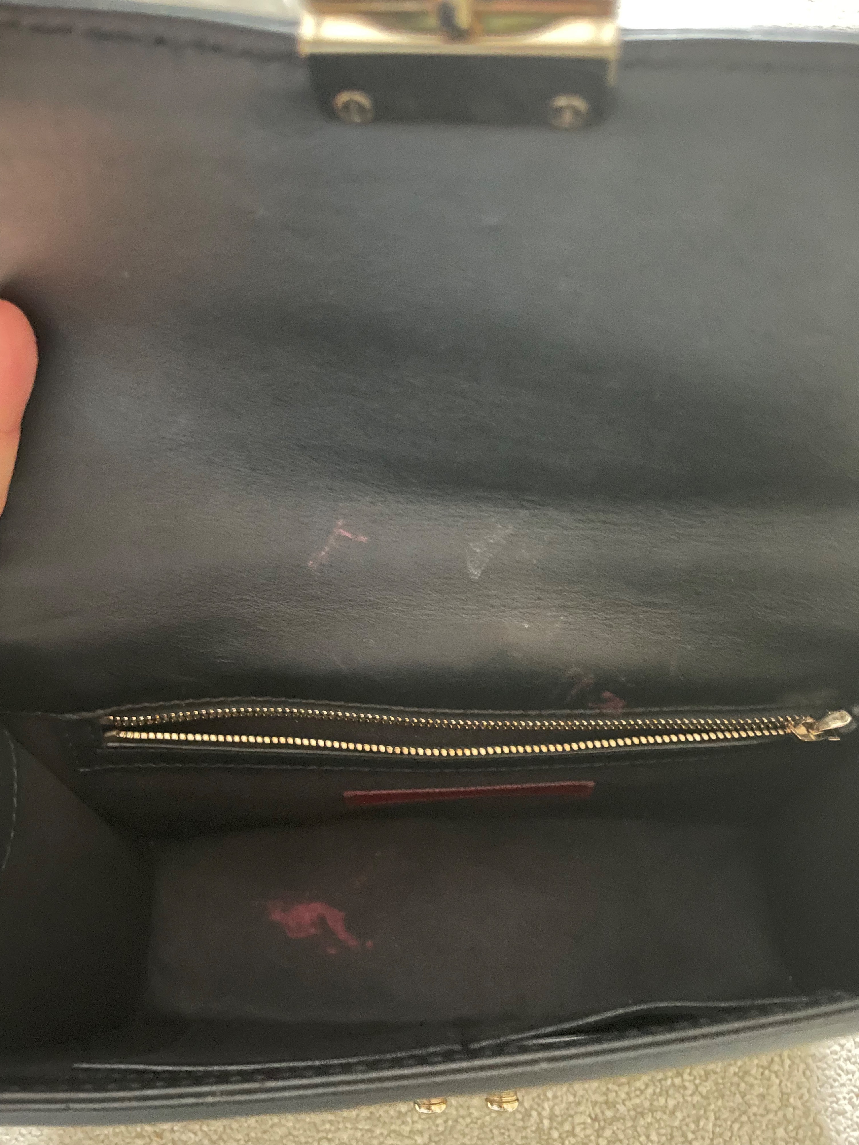 Preowned Valentino Black Leather Glamlock Shoulder Bag