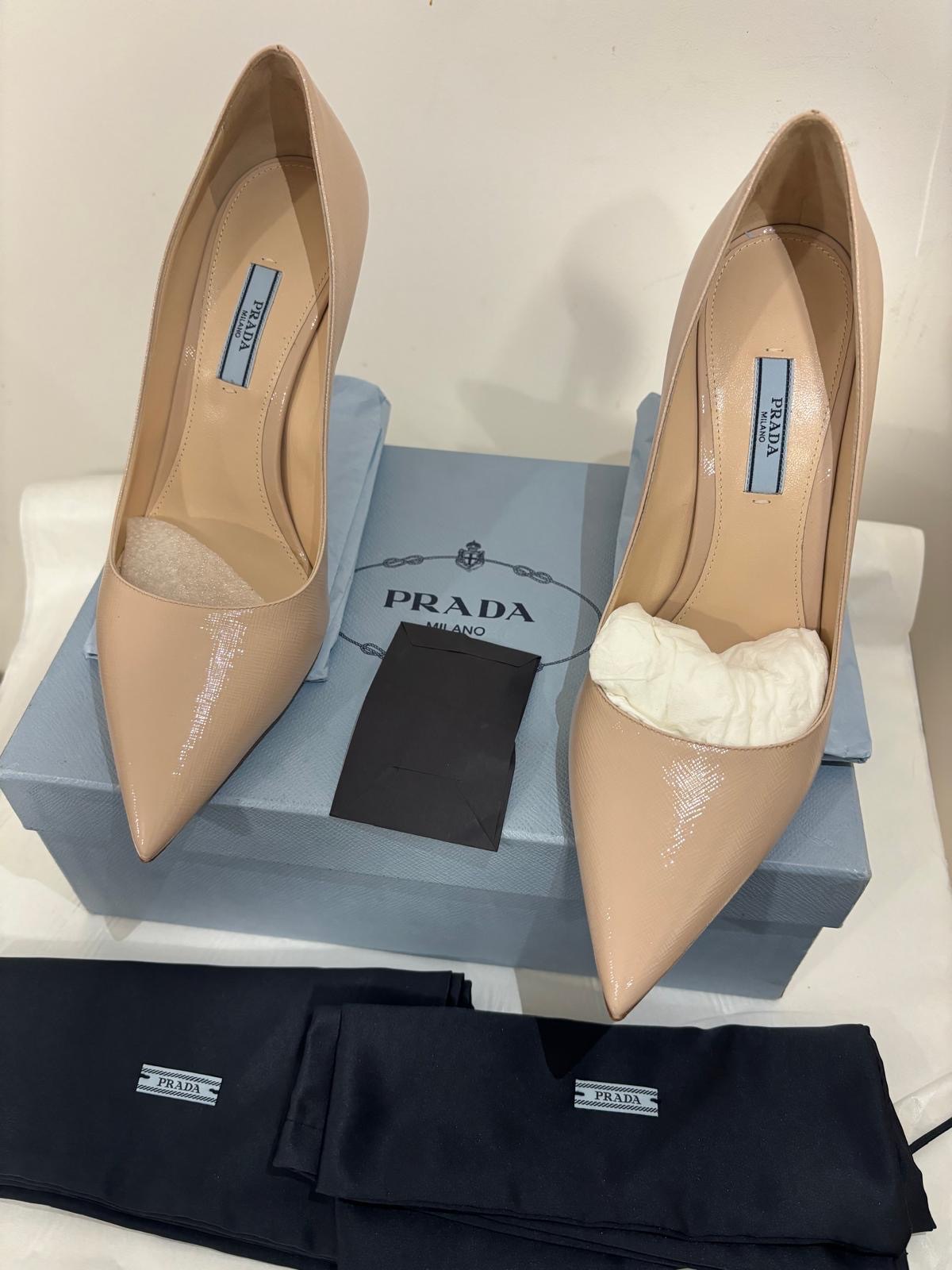 Prada Nude Saffiano Leather Court Heels Size 39 Cipria