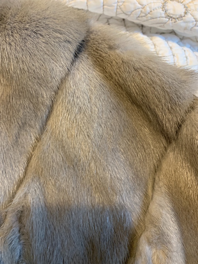 Preowned Vtoroy Mekhovoy Hooded Mink Fur Coat Size S Silver