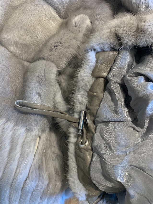 Preowned Vtoroy Mekhovoy Hooded Mink Fur Coat Size S Silver