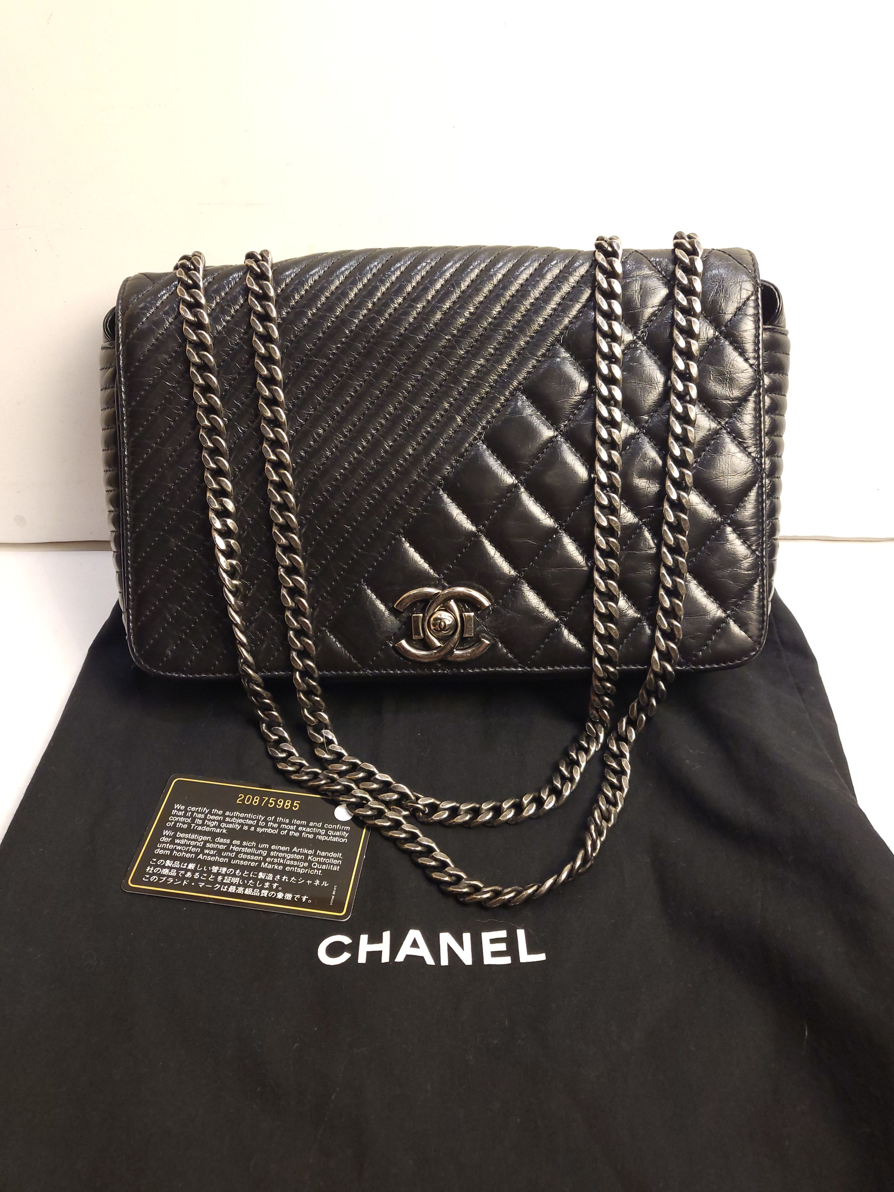 Preowned Chanel Black Diagonal  Quilted Leather Flap Bag