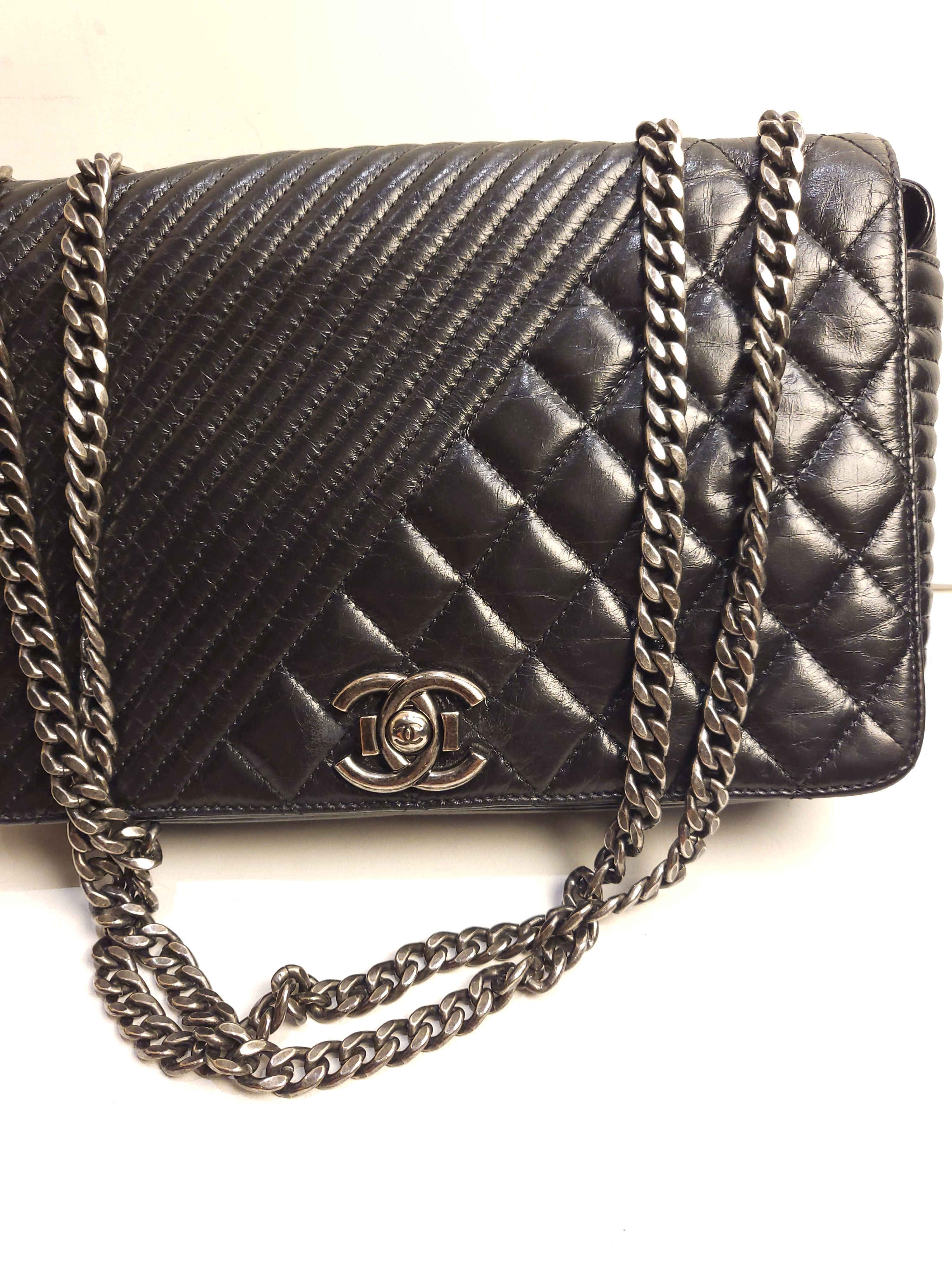 Preowned Chanel Black Diagonal  Quilted Leather Flap Bag