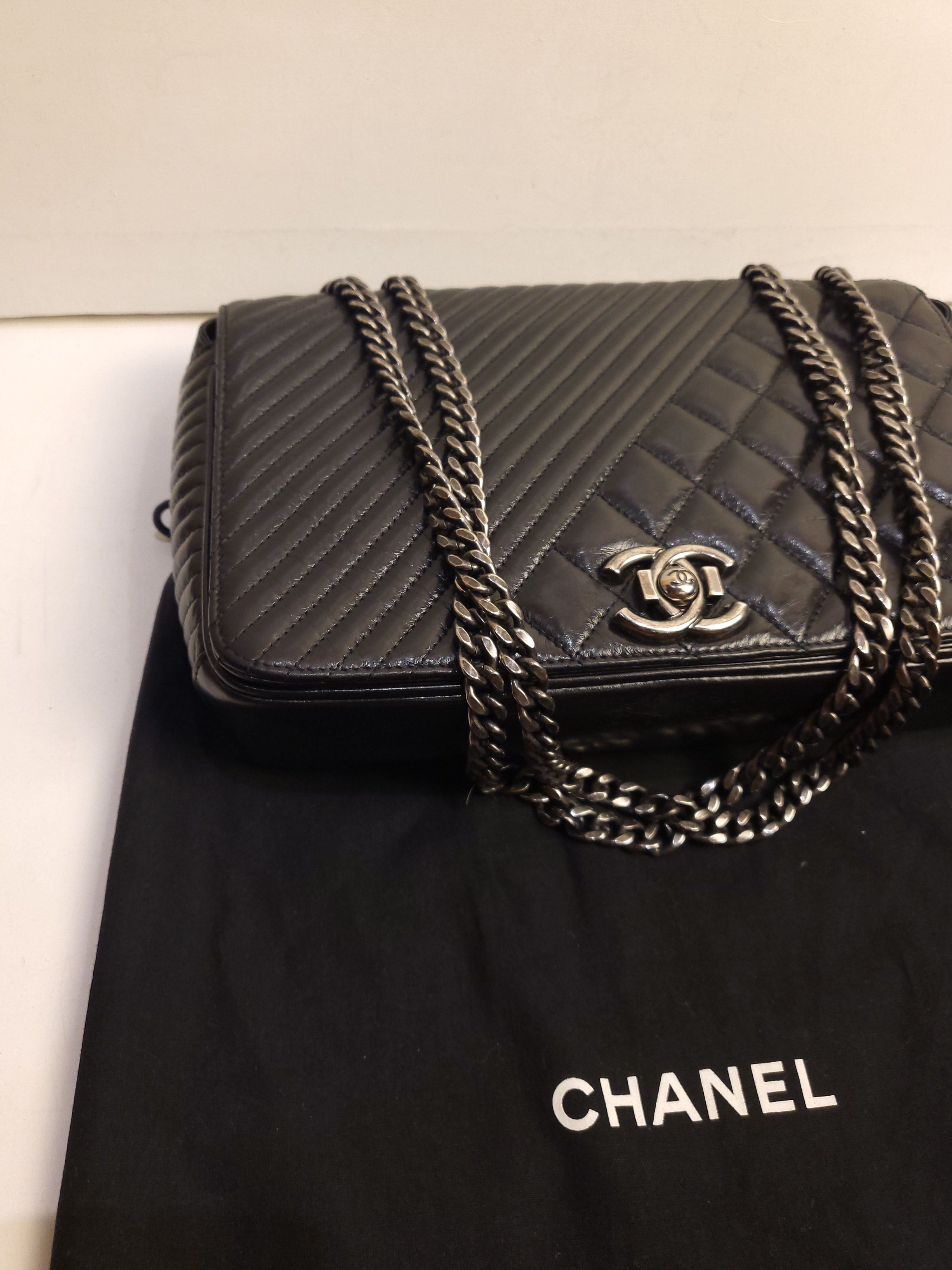 Preowned Chanel Black Diagonal  Quilted Leather Flap Bag