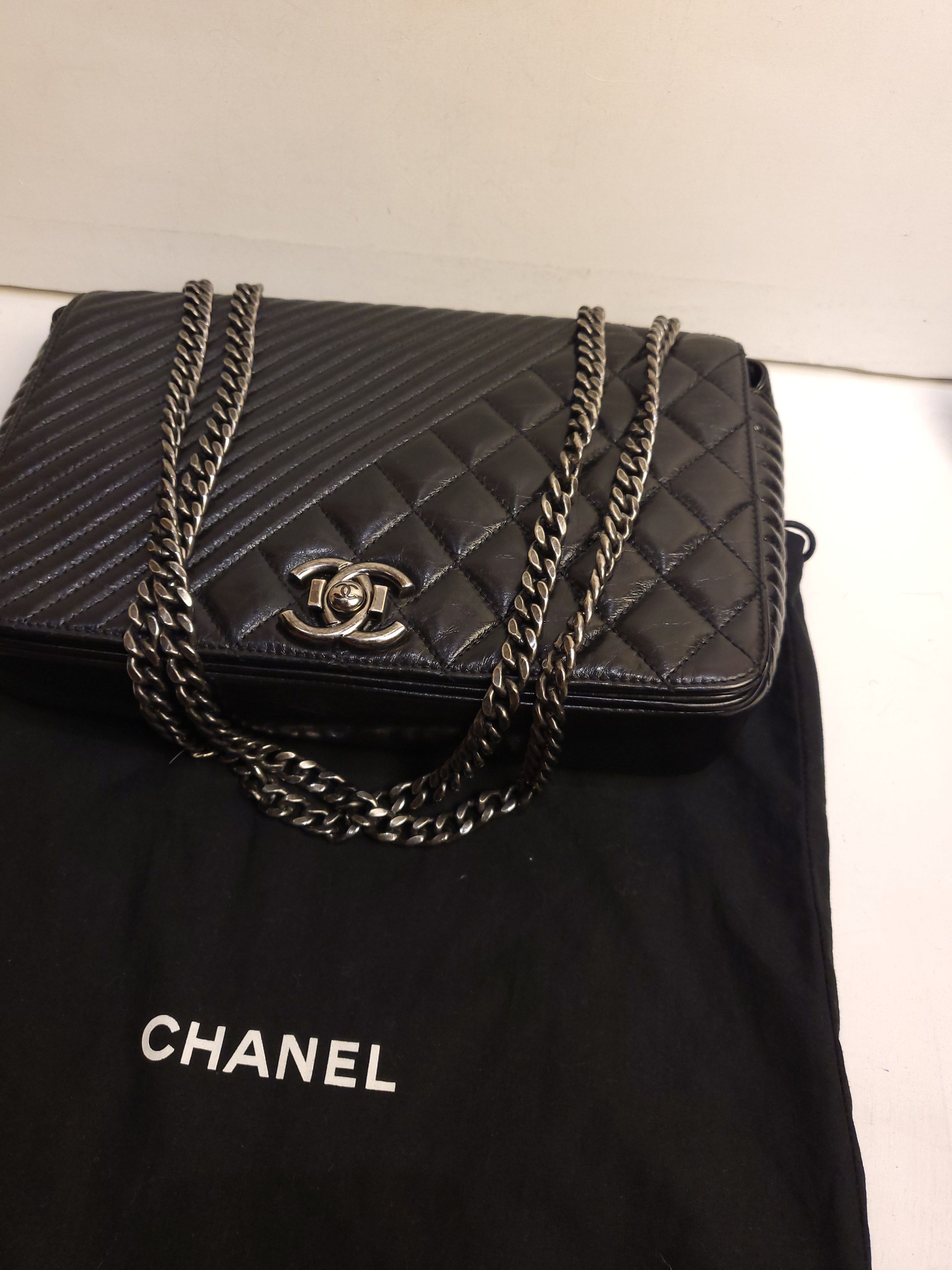 Preowned Chanel Black Diagonal  Quilted Leather Flap Bag