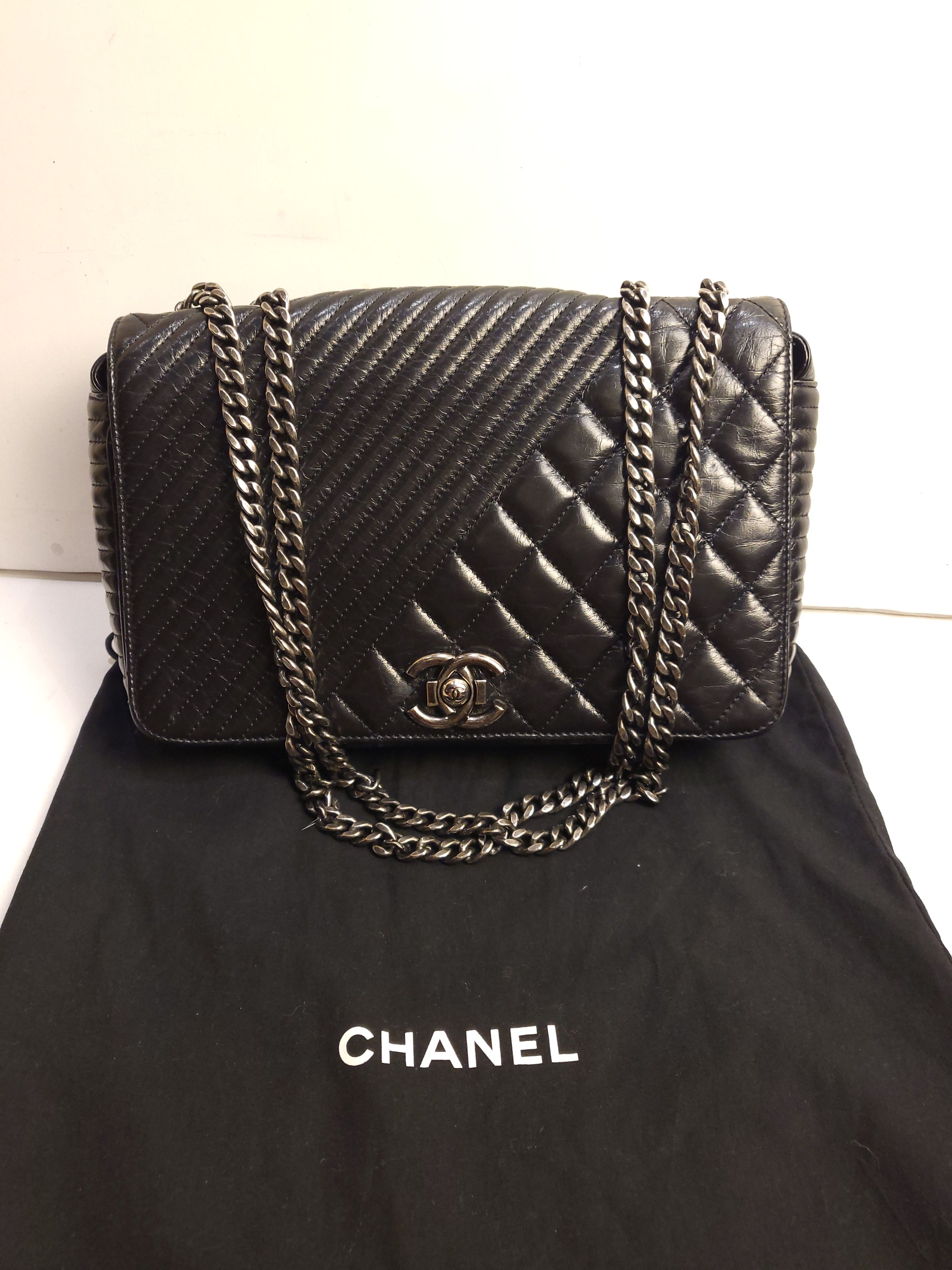 Preowned Chanel Black Diagonal  Quilted Leather Flap Bag