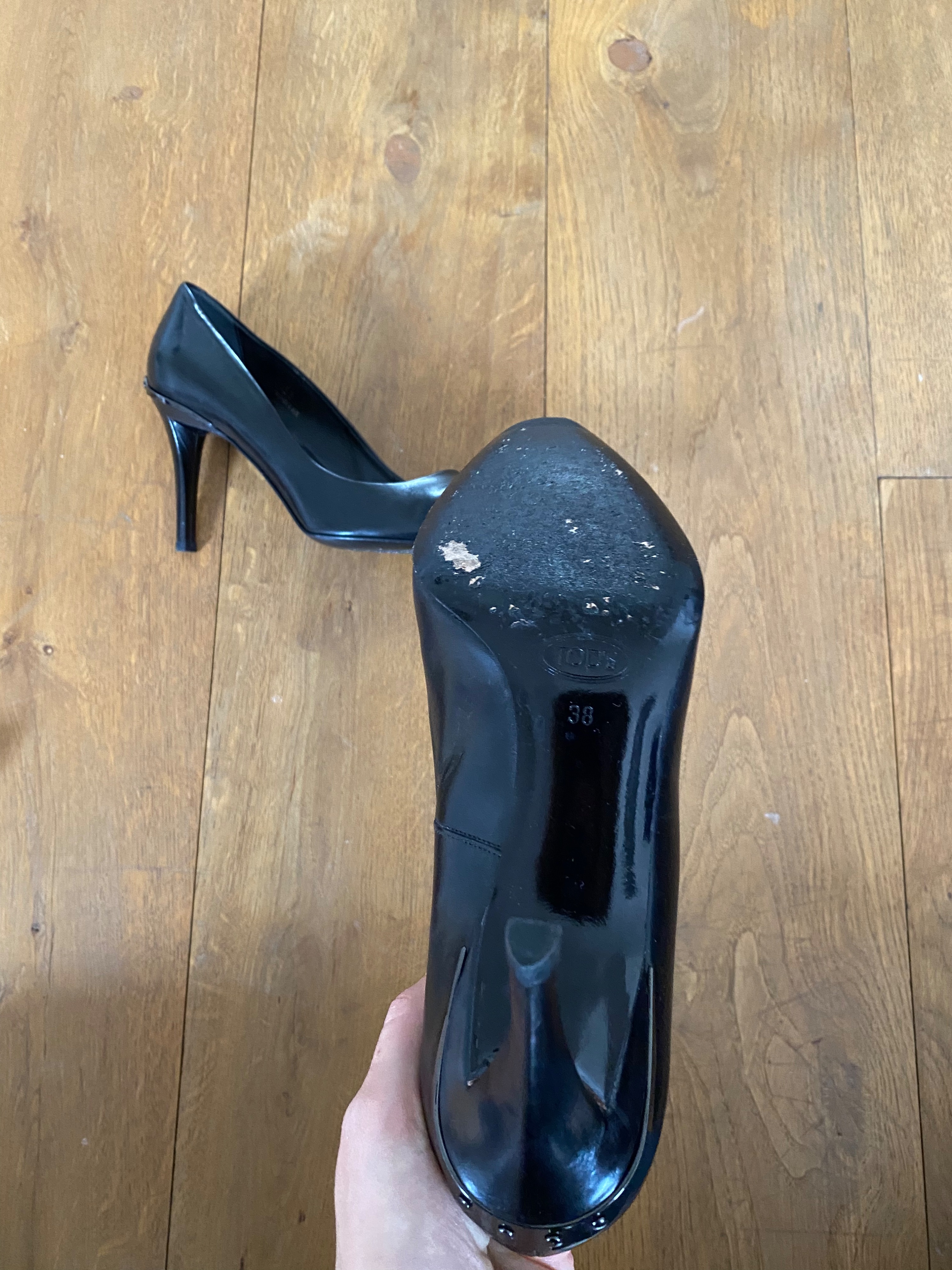 Preowned Black leather point toe heeled pumps Size 38