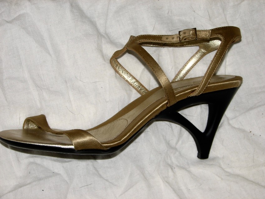 Preowned Hogan gold wedge heel  sandals Size 39 leather