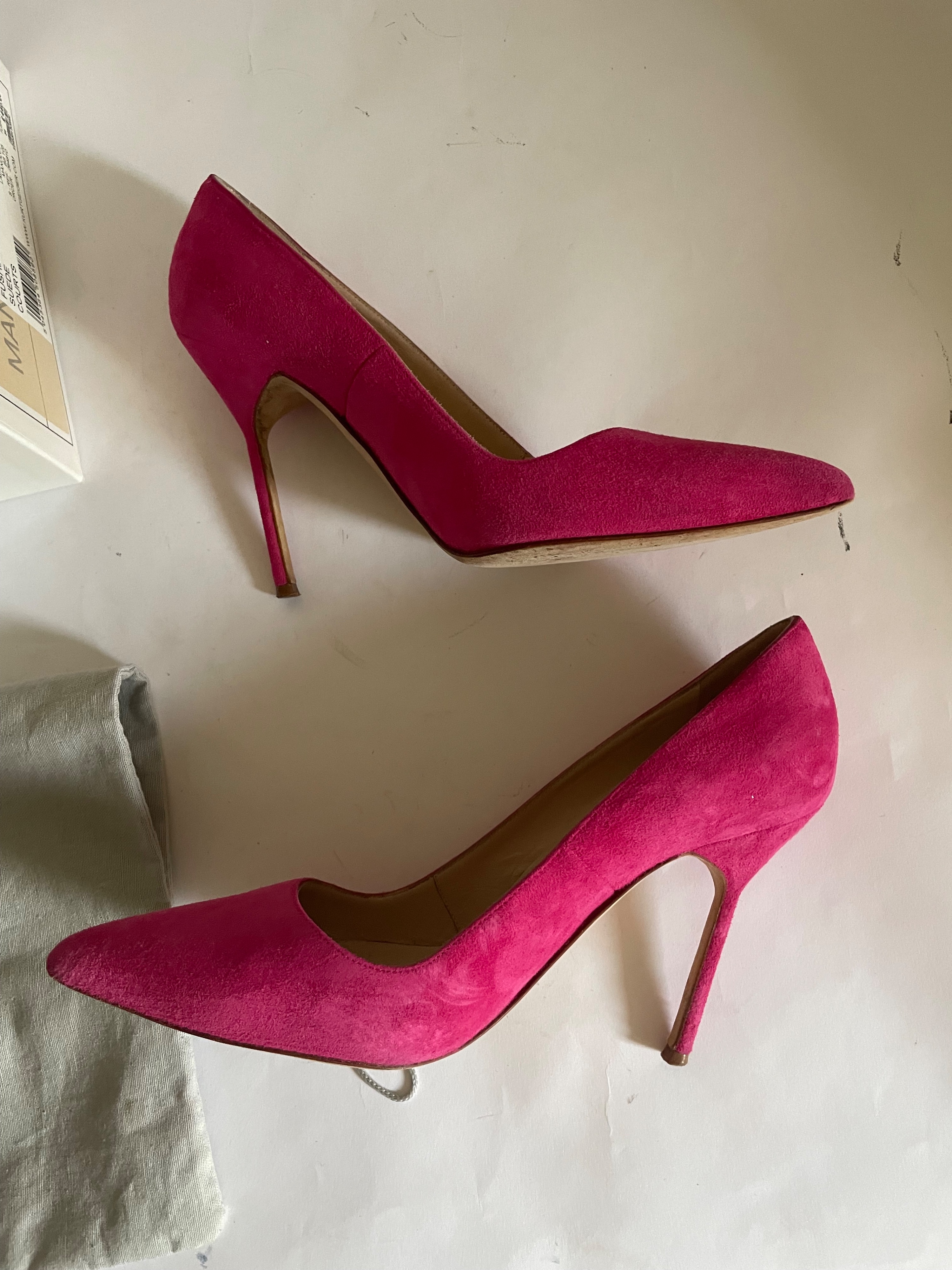 Preowned Manolo Blahnik BB 105 dark pink suede pumps Size 365 Fuschia