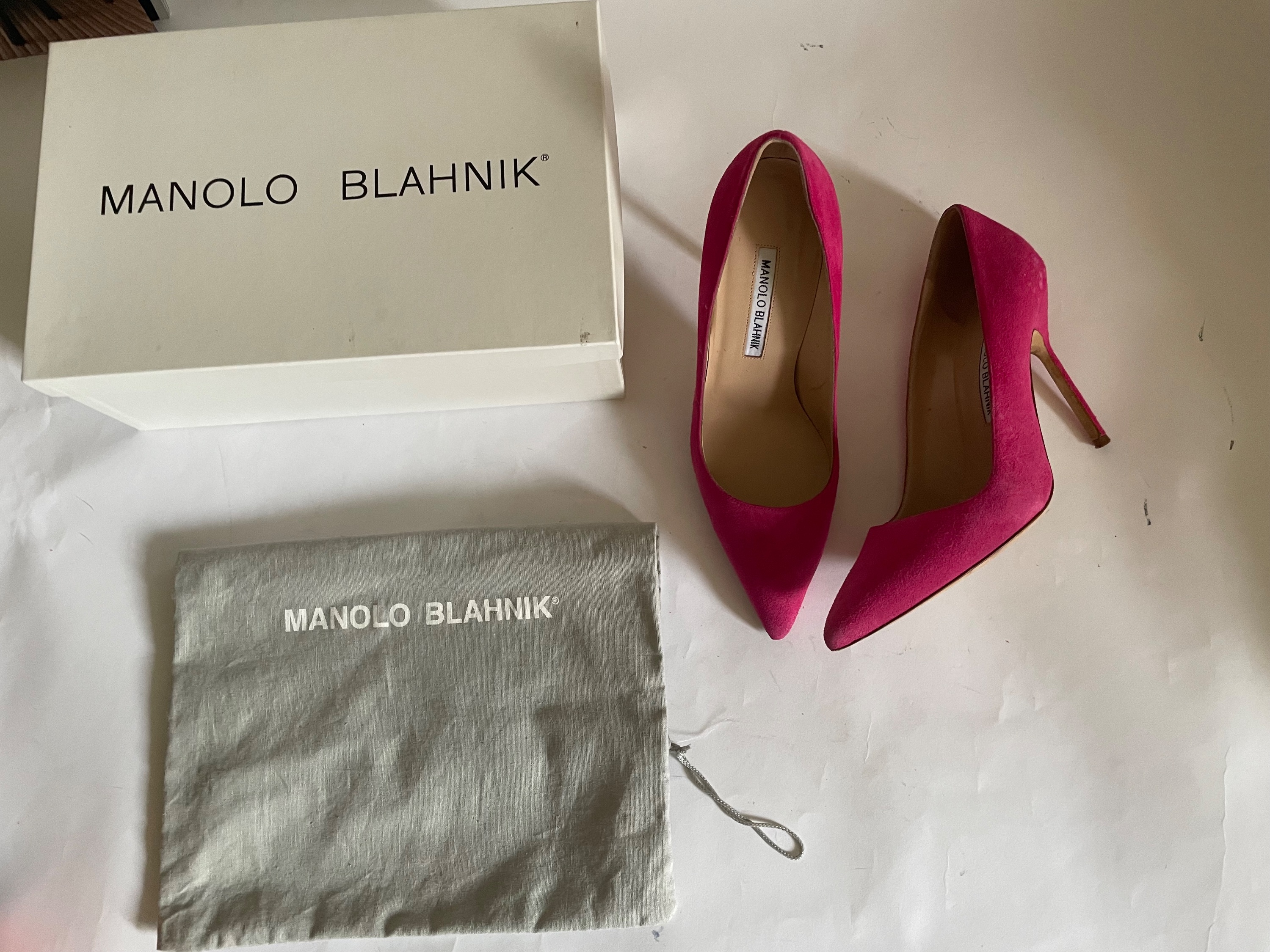 Preowned Manolo Blahnik BB 105 dark pink suede pumps Size 365 Fuschia