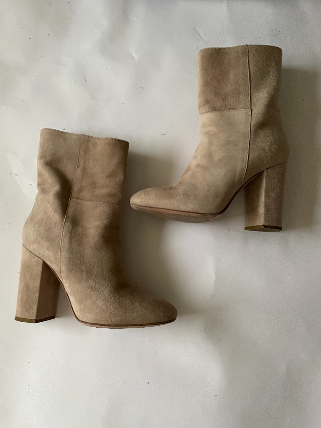 Preowned Iris and Ink light beige suede ankle boots Size 37 Beige/Nude