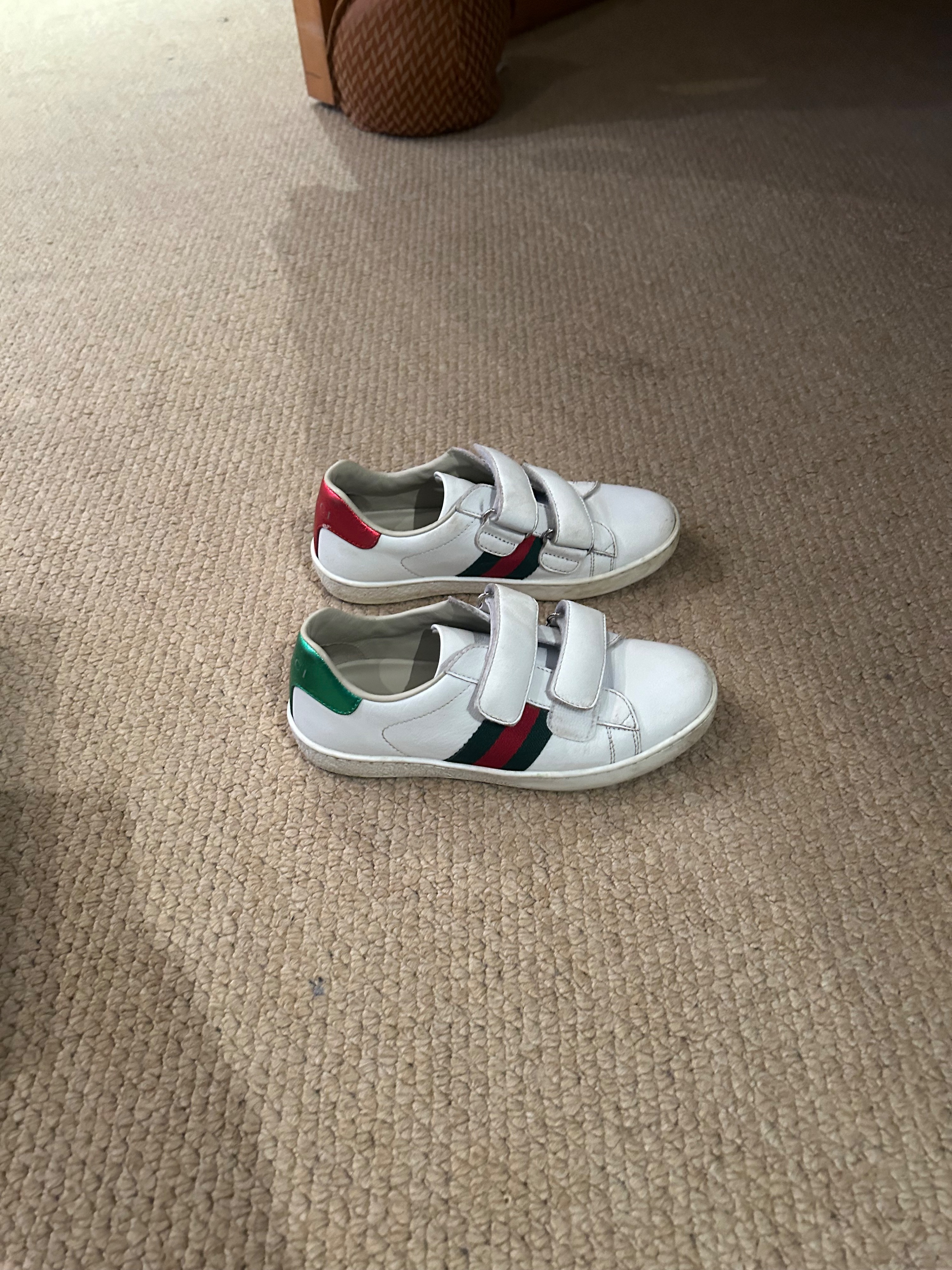 Boys Preowned Gucci Junior White Ace Trainers Size 4 Years leather