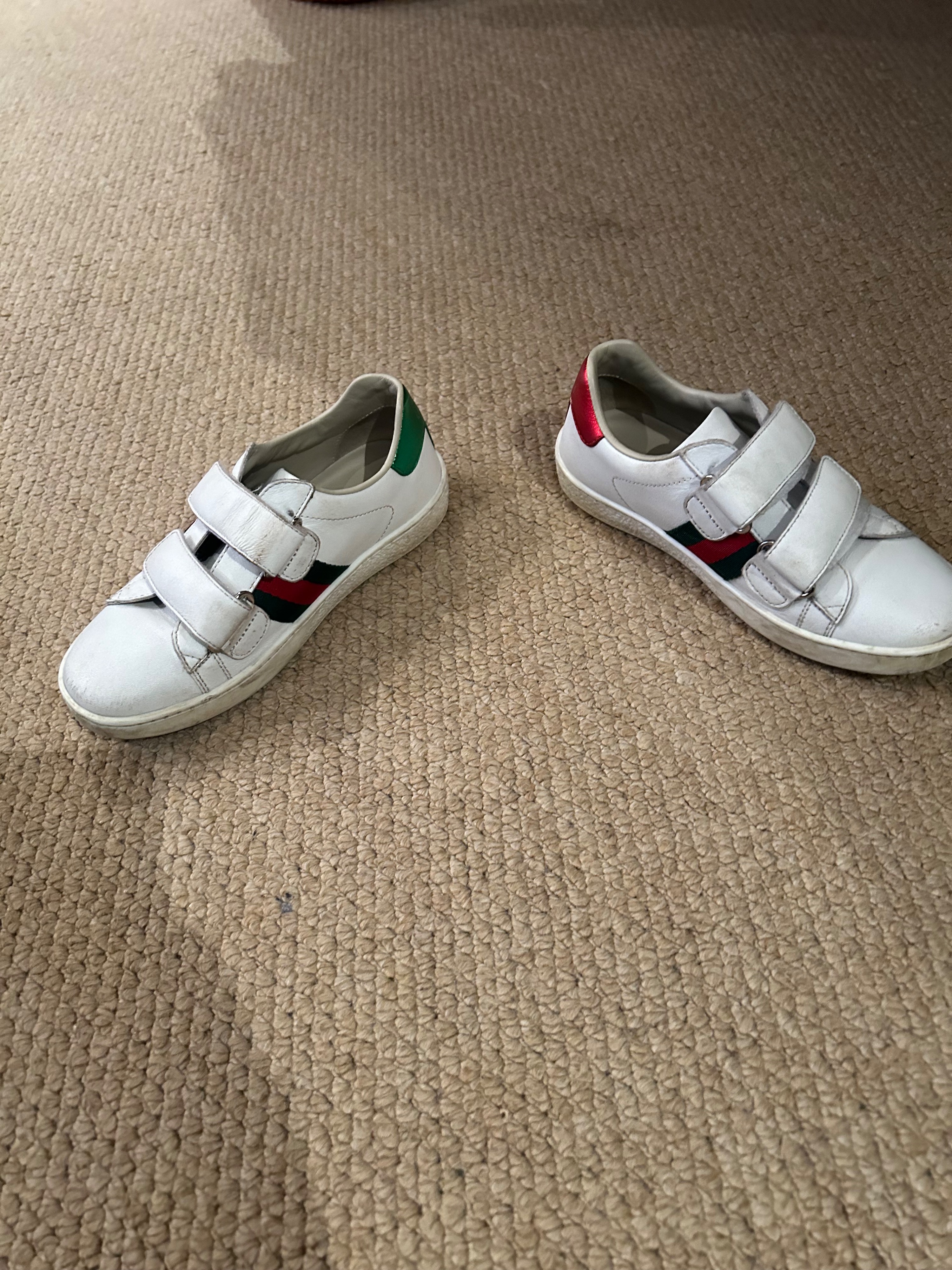 Boys Preowned Gucci Junior White Ace Trainers Size 4 Years leather