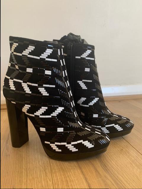 Burberry Prorsum Black  White Beaded Suede 115 Ankle Boots Size 36 leather